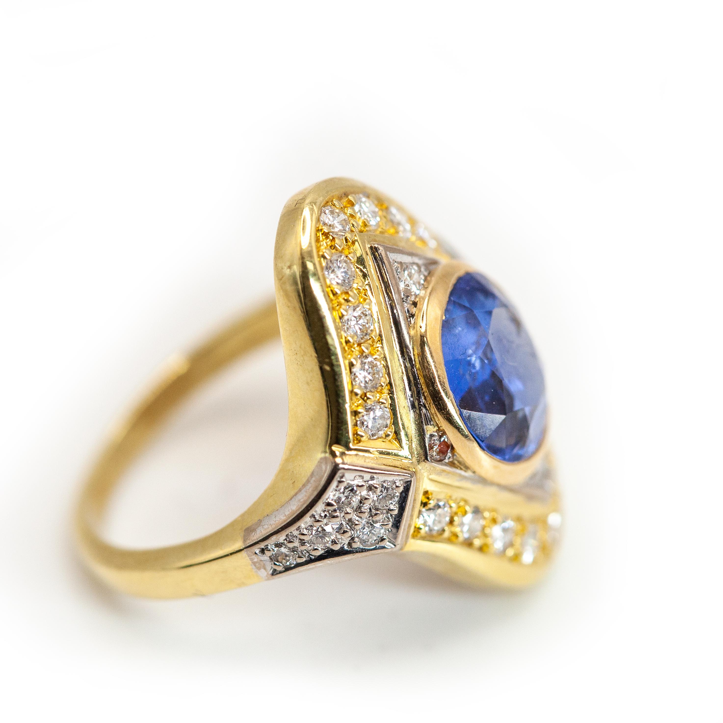 GIA Certified 3.06 cts No Heated Burmese Sapphire Diamond Ring For Sale 3