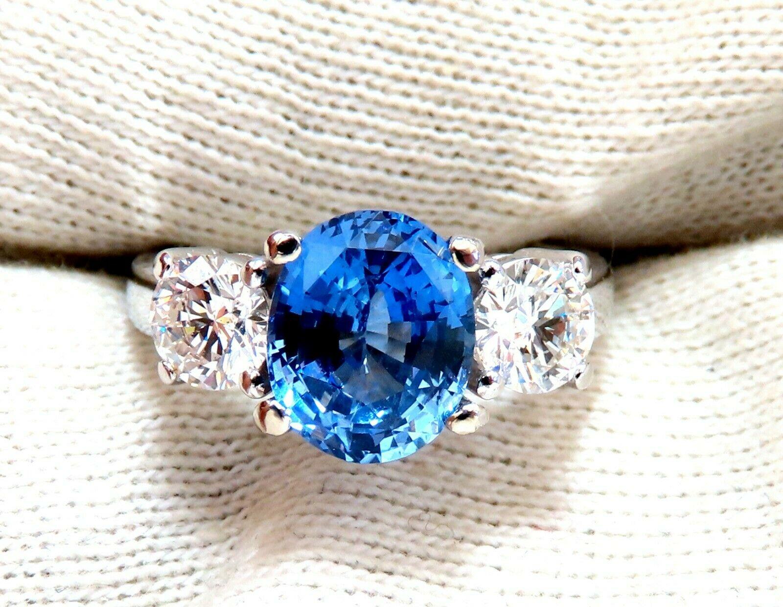 GIA Certified 3.07 Carat Natural No Heat Sapphire Diamond Ring Unheated 14 Karat In New Condition In New York, NY