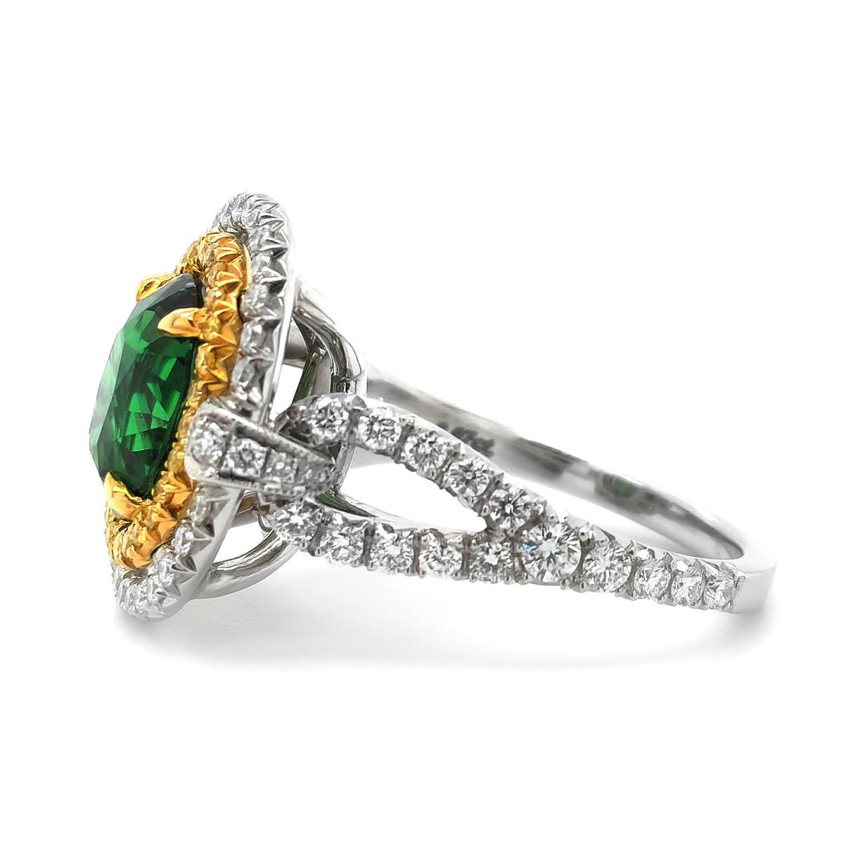 Brilliant Cut Natural Tsavorite Stone 3.07 cts in Platinum Ring with Y&W Diamonds / GIA Report For Sale