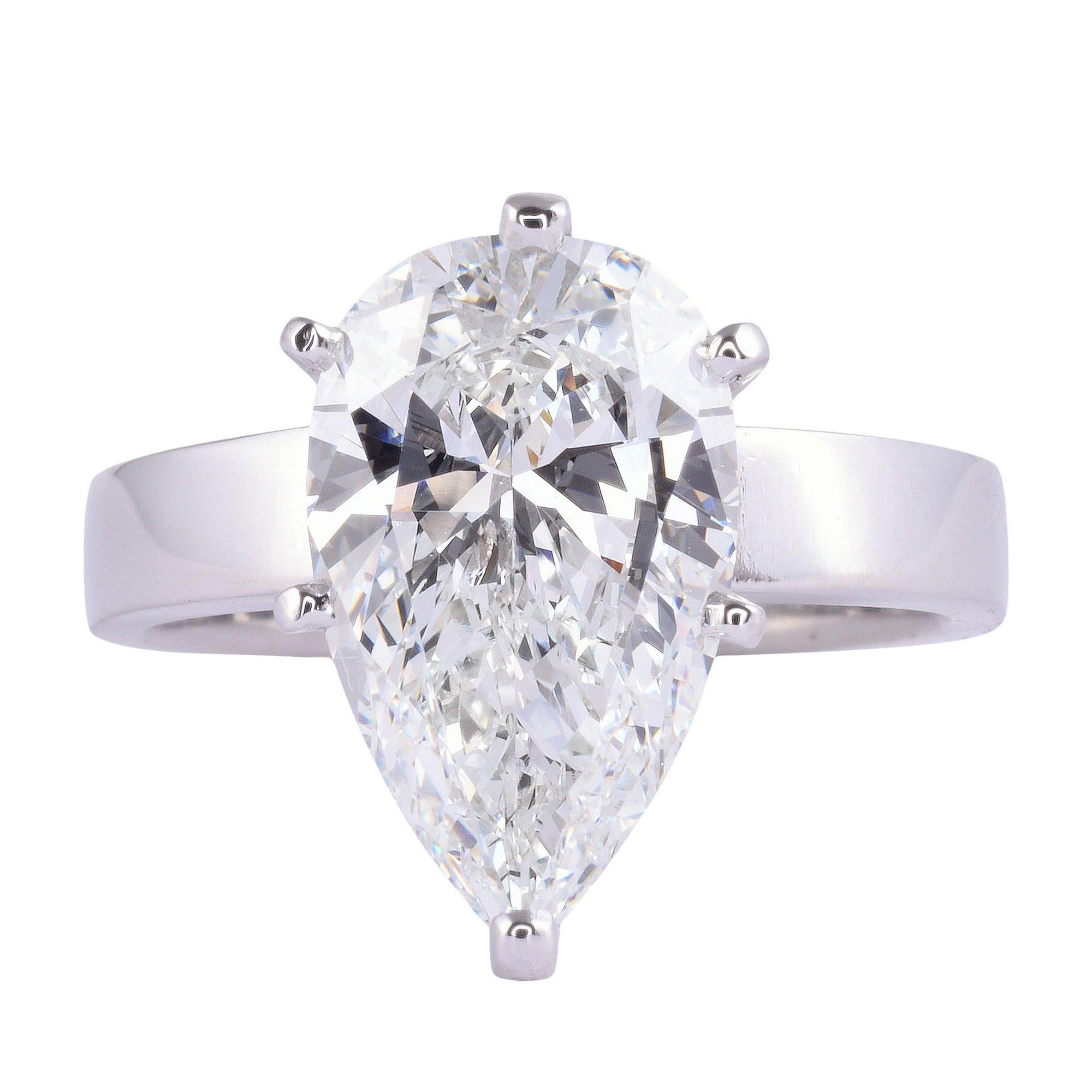 GIA Certified 3.07 Carat VS2 Pear Diamond Solitaire Engagement Ring For Sale