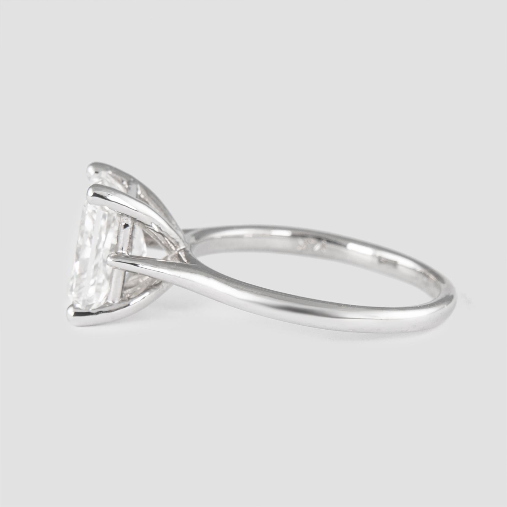Contemporary GIA Certified 3.08 Carat Radiant Diamond Solitaire Ring 18 Karat White Gold