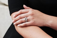 Anello di fidanzamento certificato GIA da 3,09 carati J/VVS2 con diamante a taglio brillante a cuscino