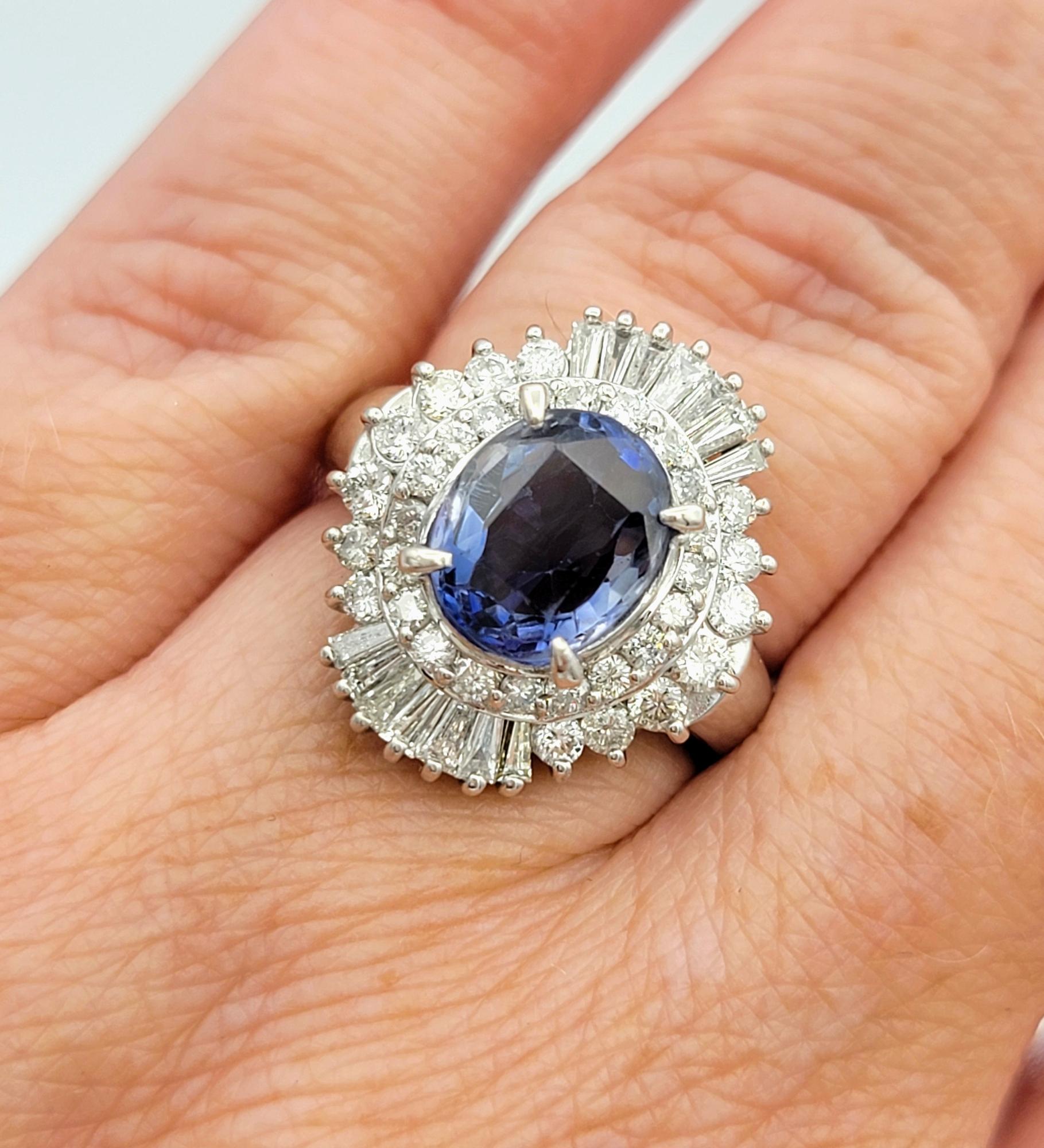 Anillo de platino con diamantes y zafiro ovalado de Madagascar de 3,09 quilates certificado por el GIA en venta 4