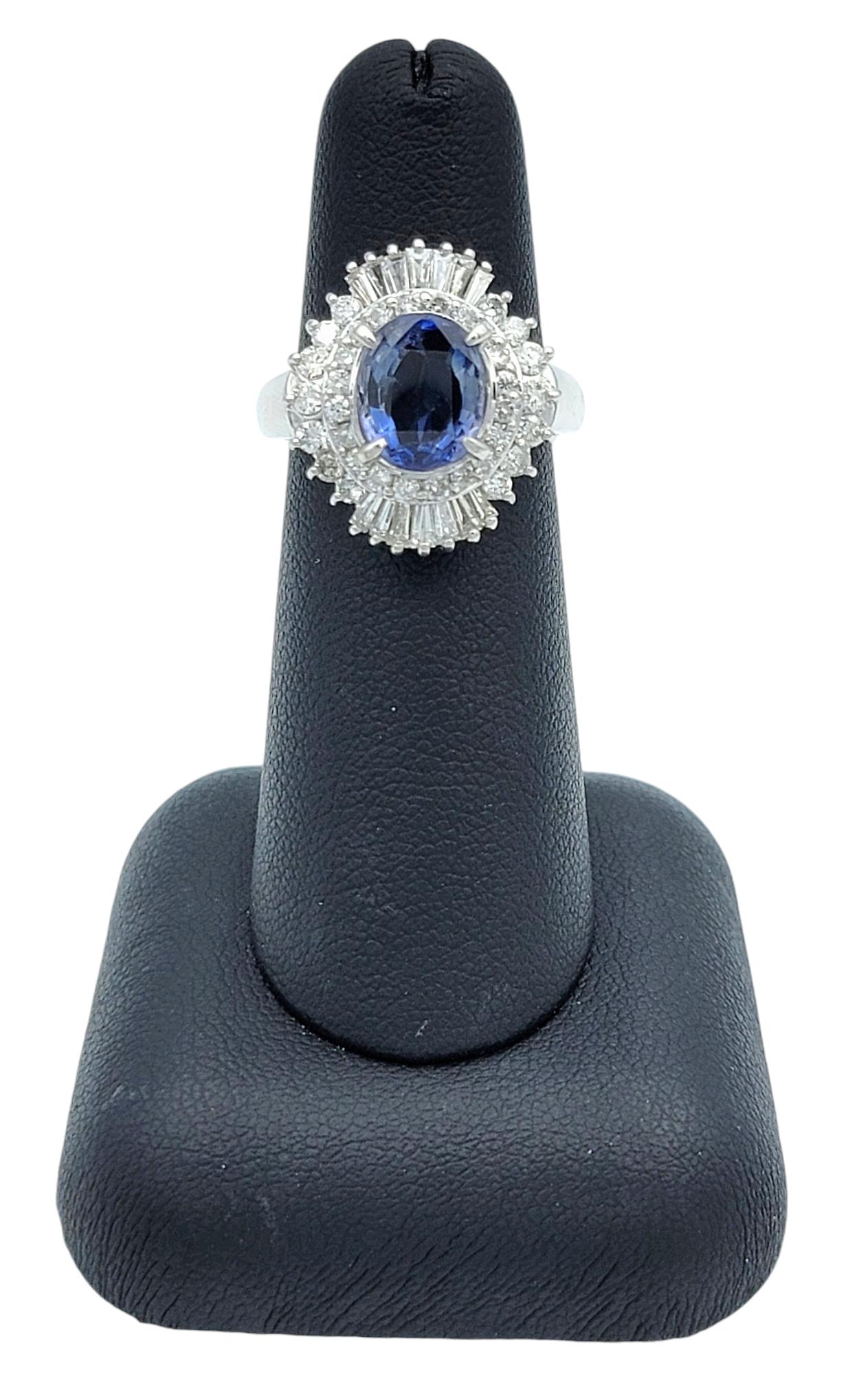 Anillo de platino con diamantes y zafiro ovalado de Madagascar de 3,09 quilates certificado por el GIA en venta 5