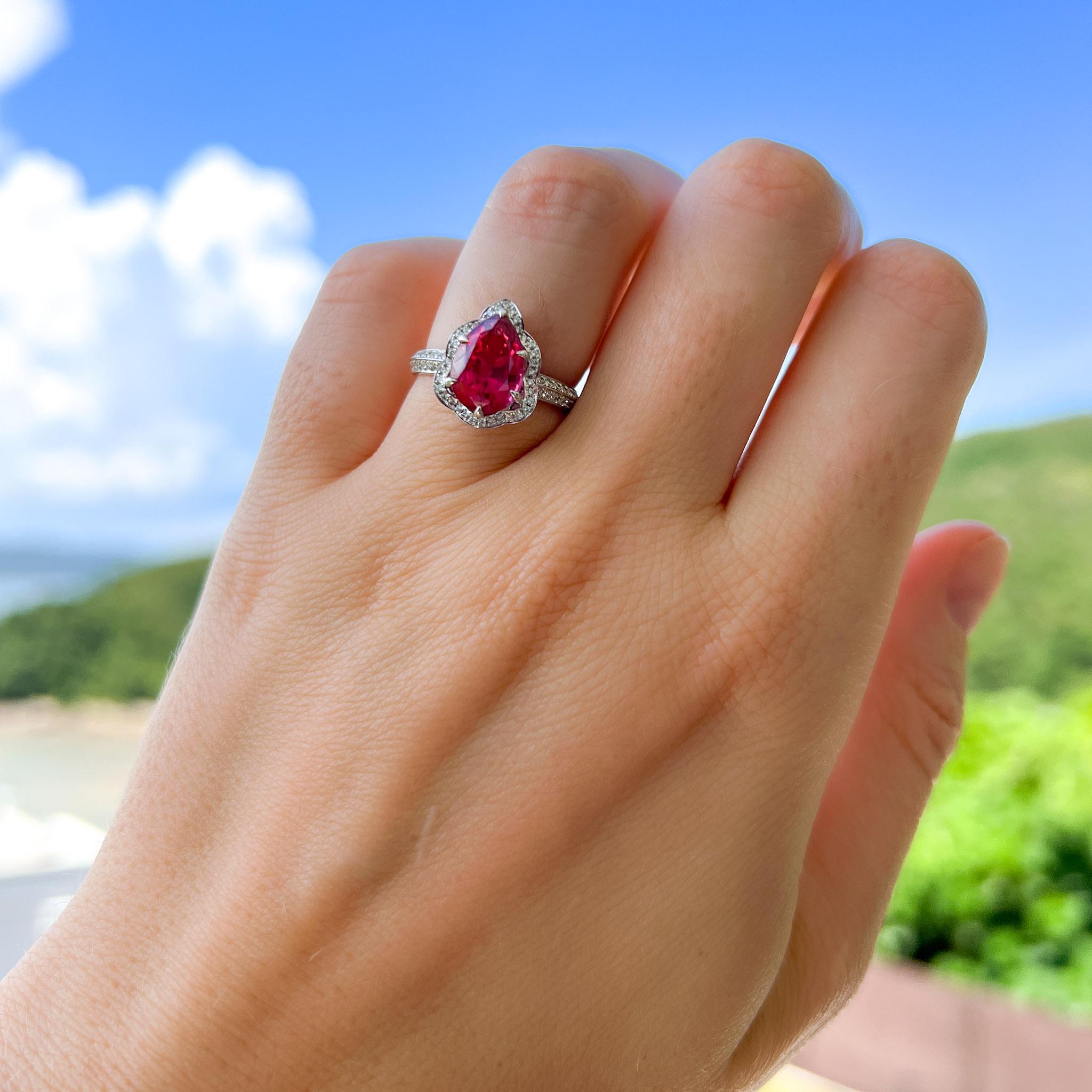 GIA Certified 3.09ct Red Spinel Cocktail Ring Ornate Halo In New Condition For Sale In Sai Kung District, HK