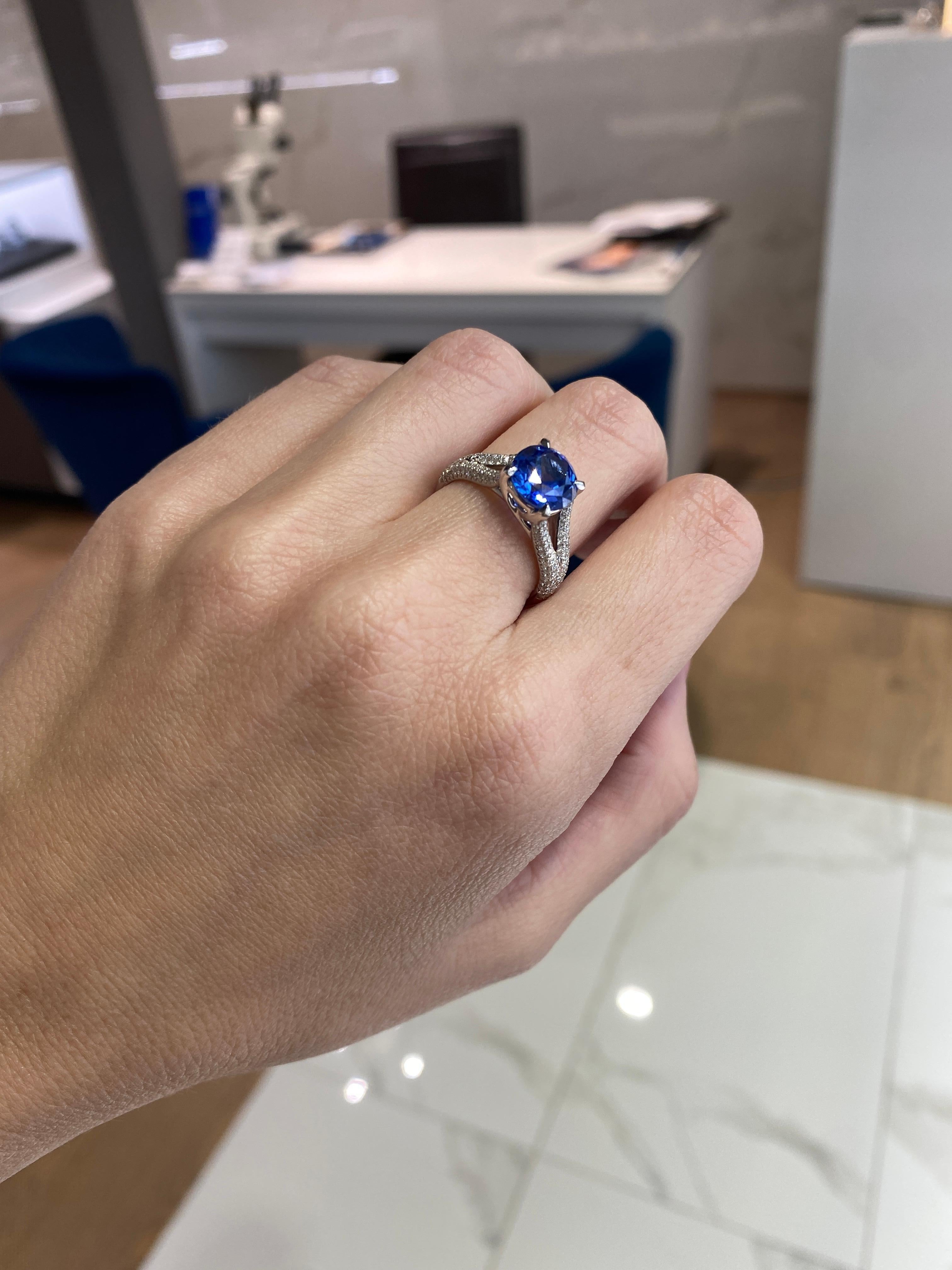GIA Certified 3.10 Carat Ceylon Blue Sapphire & 0.58ctw Diamond Ring For Sale 1