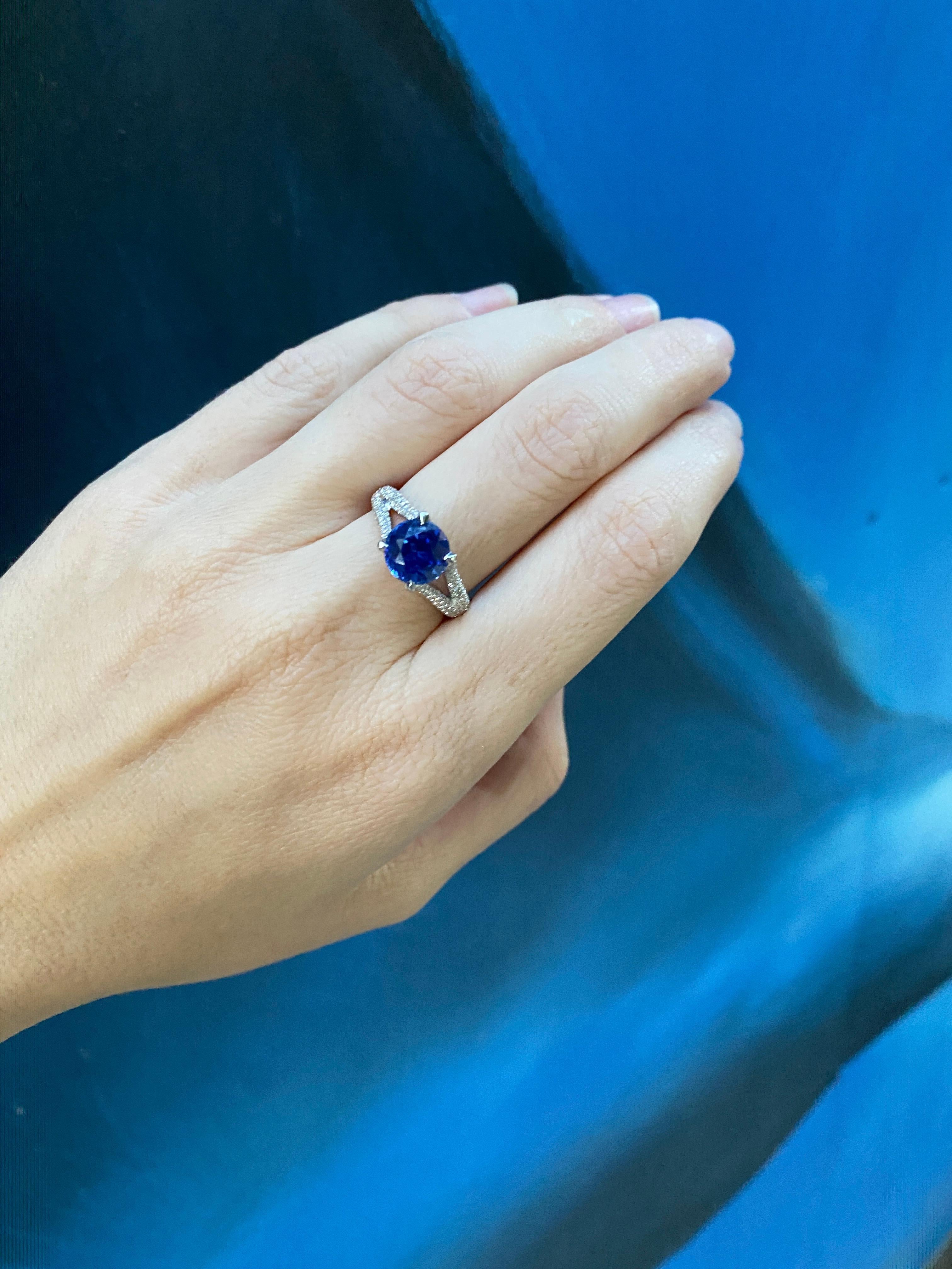 GIA Certified 3.10 Carat Ceylon Blue Sapphire & 0.58ctw Diamond Ring For Sale 2