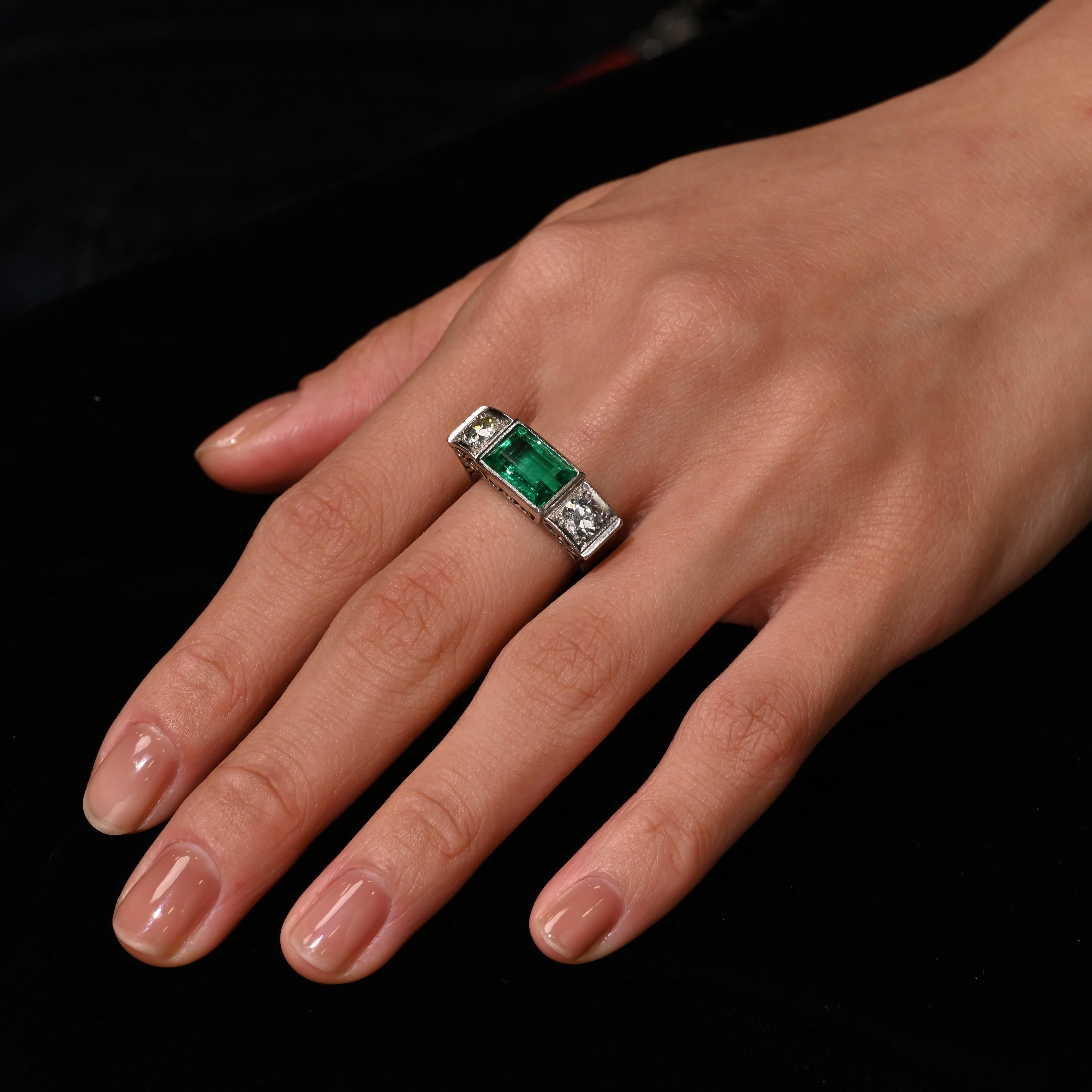 Anillo de diamantes talla antigua y esmeralda colombiana Muzo de 3,10 quilates, certificado por GIA en venta 4