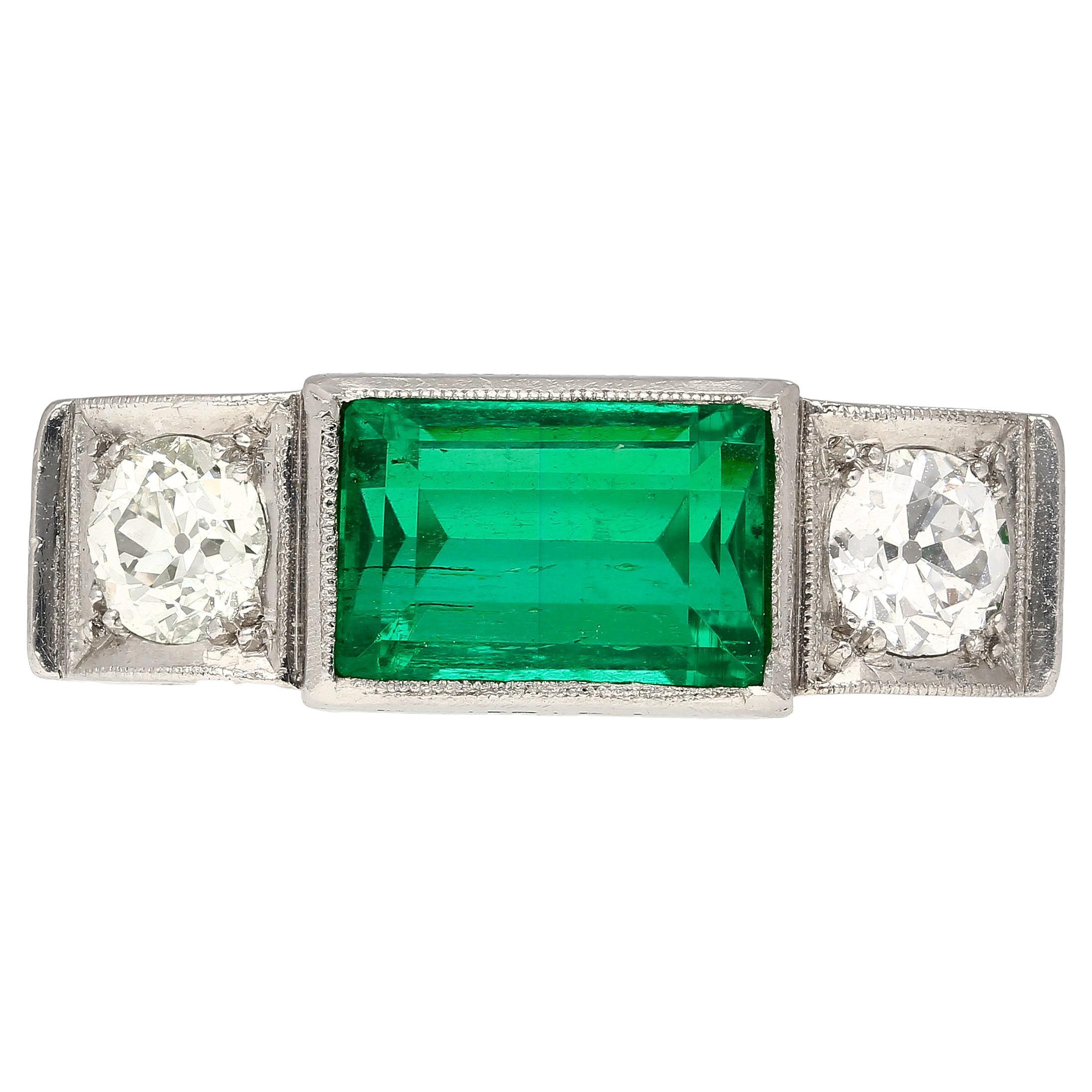 GIA Certified 3.10 Carat Old Mine Muzo Colombian Emerald & Old Cut Diamond Ring For Sale