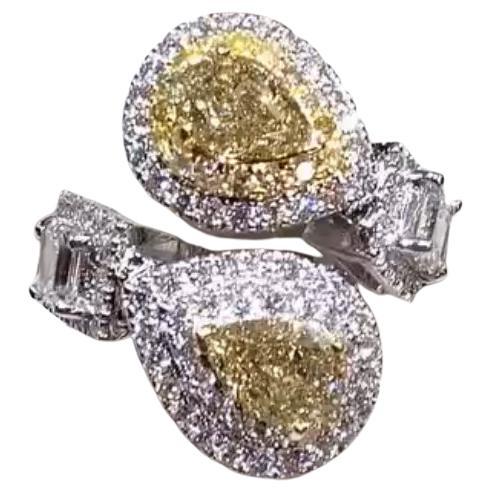 GIA Certified 3.10 Ct Fancy Light Brownish Yellow/White Diamonds 18K Gold Ring