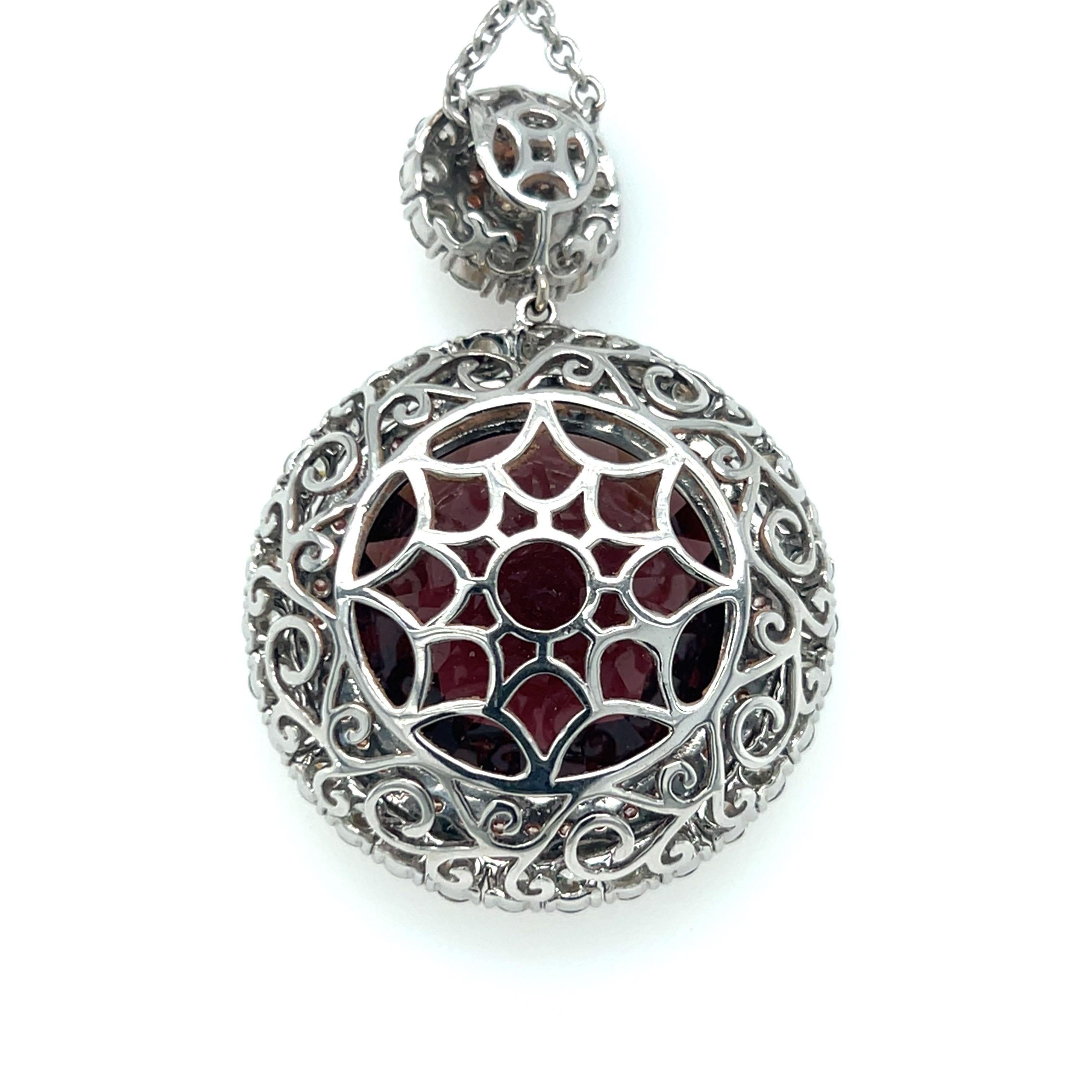 Halskette mit GIA-zertifiziertem 31.02 Karat rotem Spinell-Diamant-Anhänger im Rundschliff im Zustand „Neu“ im Angebot in Trumbull, CT