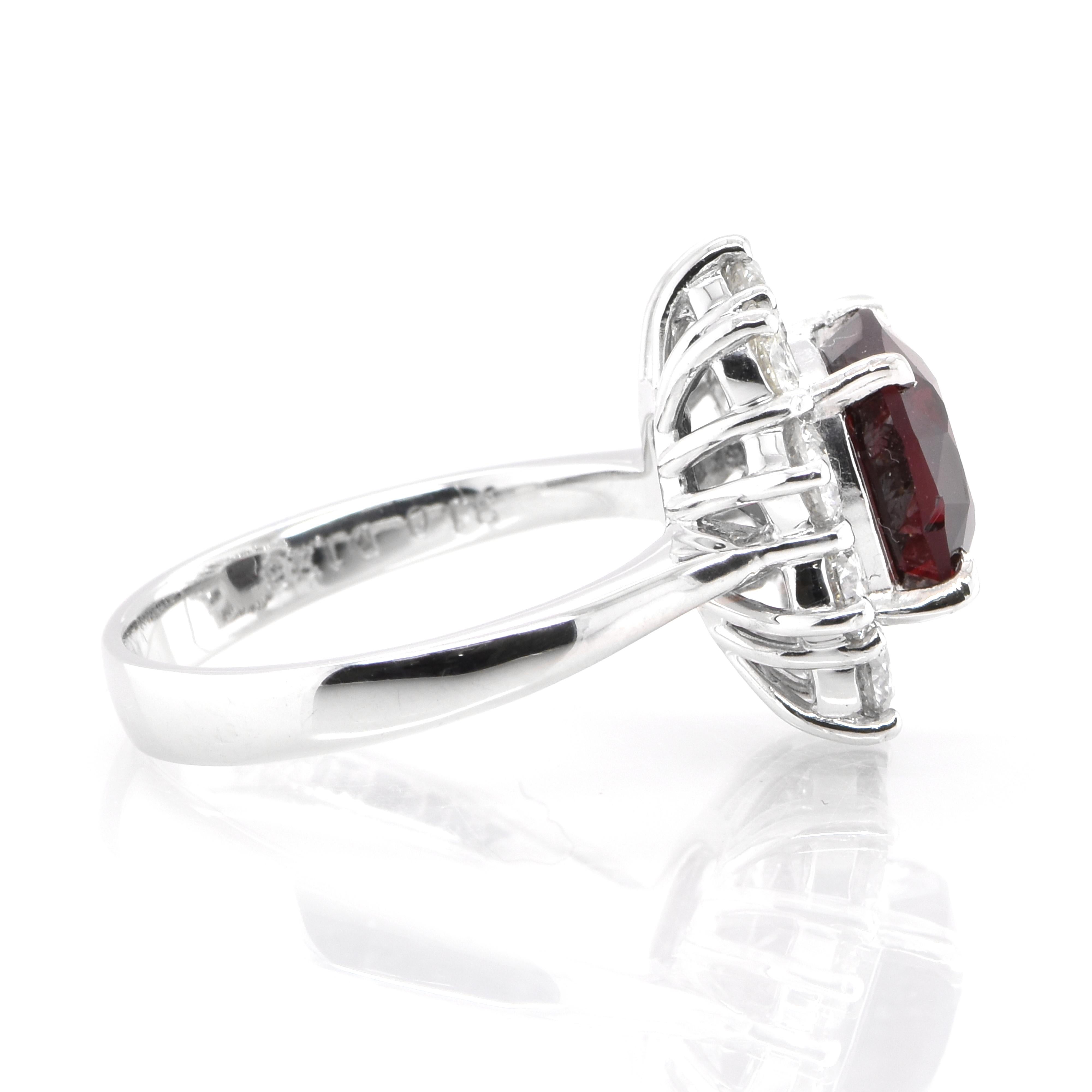 GIA Certified 3.11 Carat Natural Burmese No Heat Red Spinel Ring Set in Platinum In New Condition In Tokyo, JP