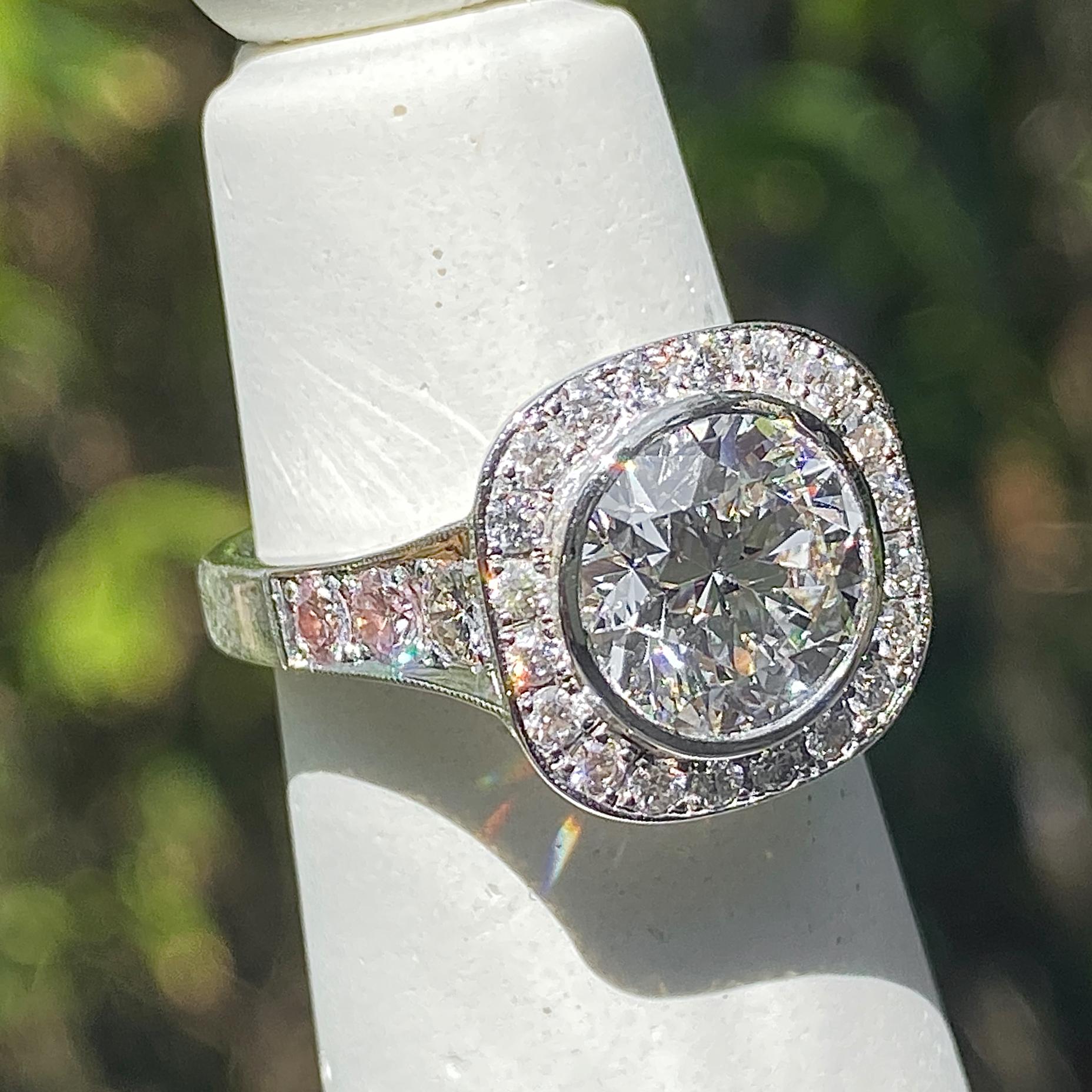 Contemporary GIA-Certified 3.12 Carat E-VVS2 Diamond Engagement Ring in 18 Karat White Gold