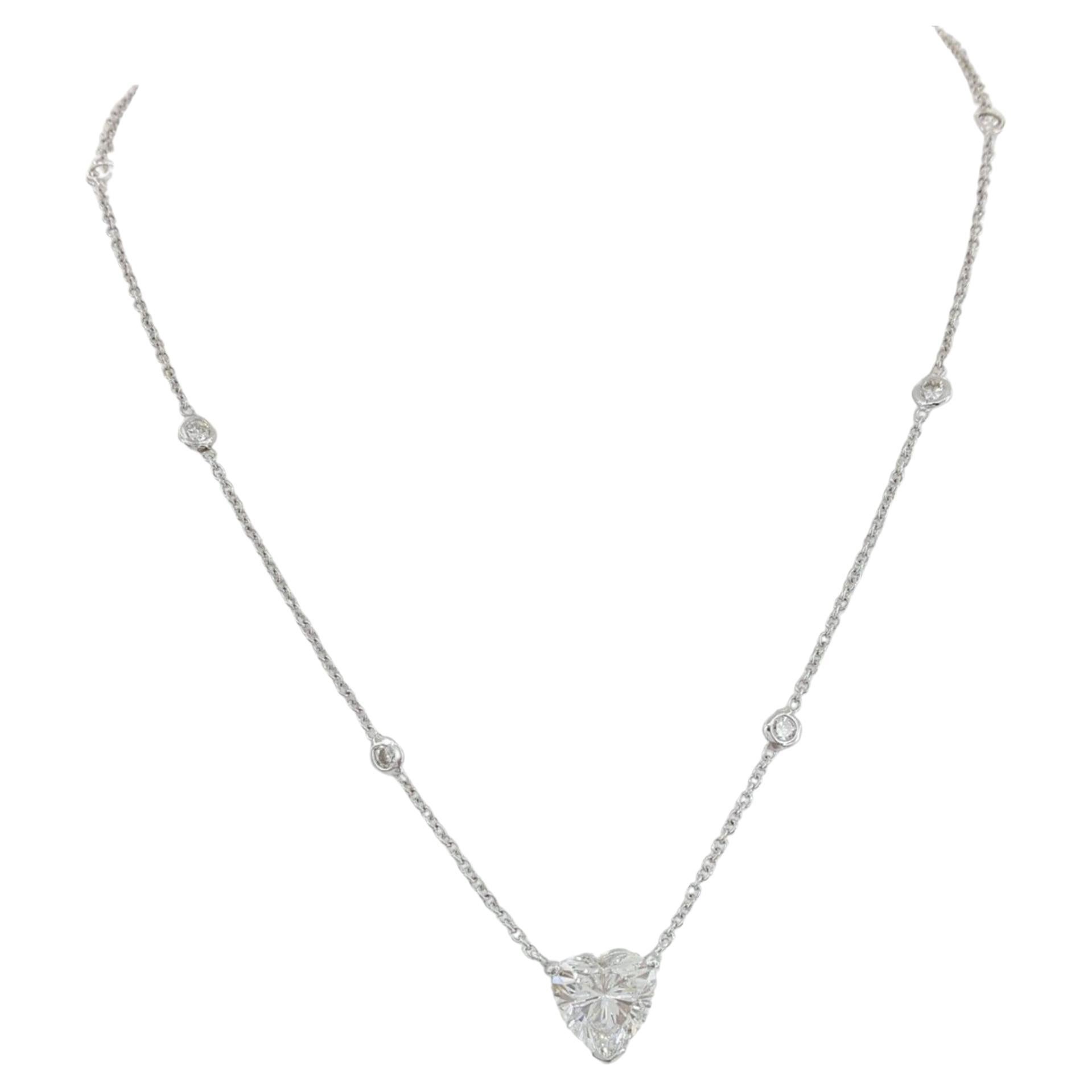 Taille cœur Collier pendentif en platine avec diamant rond en forme de cœur de 3,12 carats certifié GIA en vente