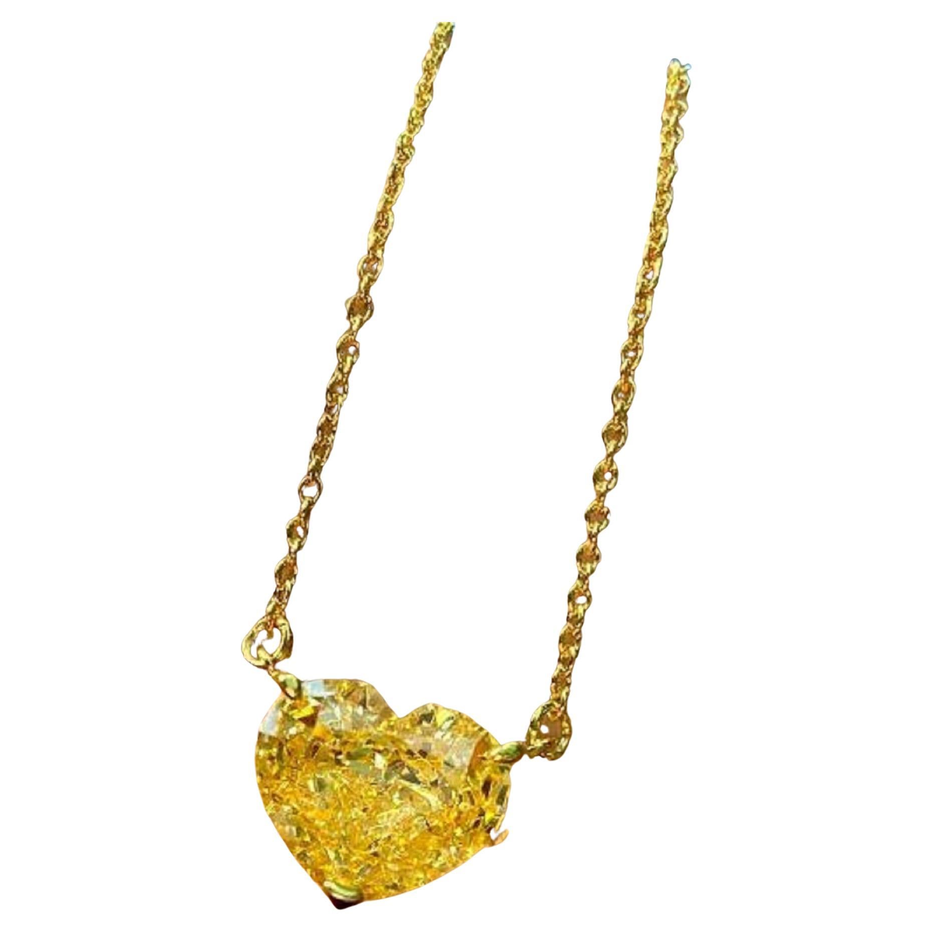 GIA-zertifizierter 3,13 Karat Fancy intensiv gelber herzförmiger Diamant-Anhänger in Herzform aus Gold

Diese schöne klassische Anhänger-Halskette von Antinori di Sanpietro verfügt über einen 3,13 Karat intensiven gelben Herzschliff Diamanten mit