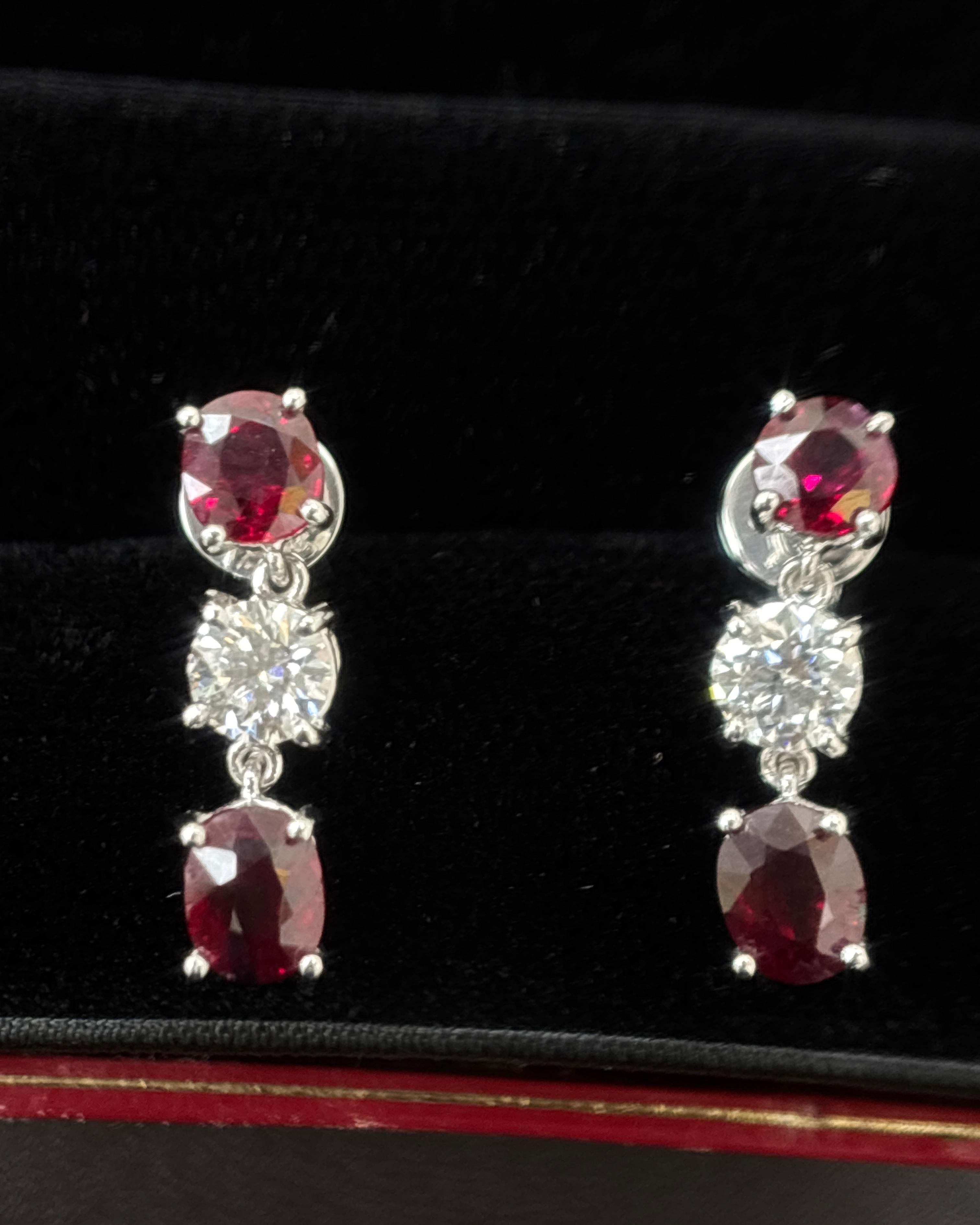 Orecchini di diamanti rossi di Burma certificati GIA da 3,14 carati, senza calore e sangue di piccione in vendita 1