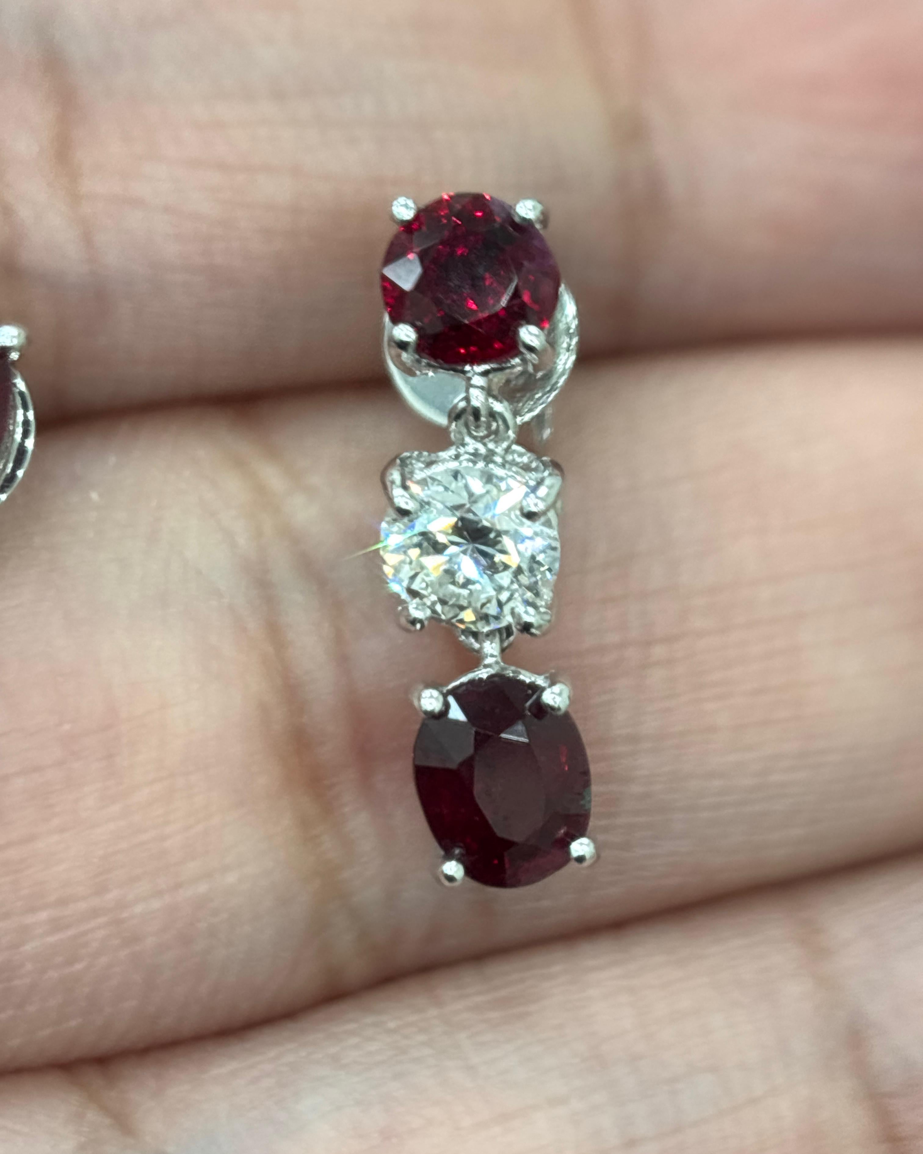 Orecchini di diamanti rossi di Burma certificati GIA da 3,14 carati, senza calore e sangue di piccione in vendita 3