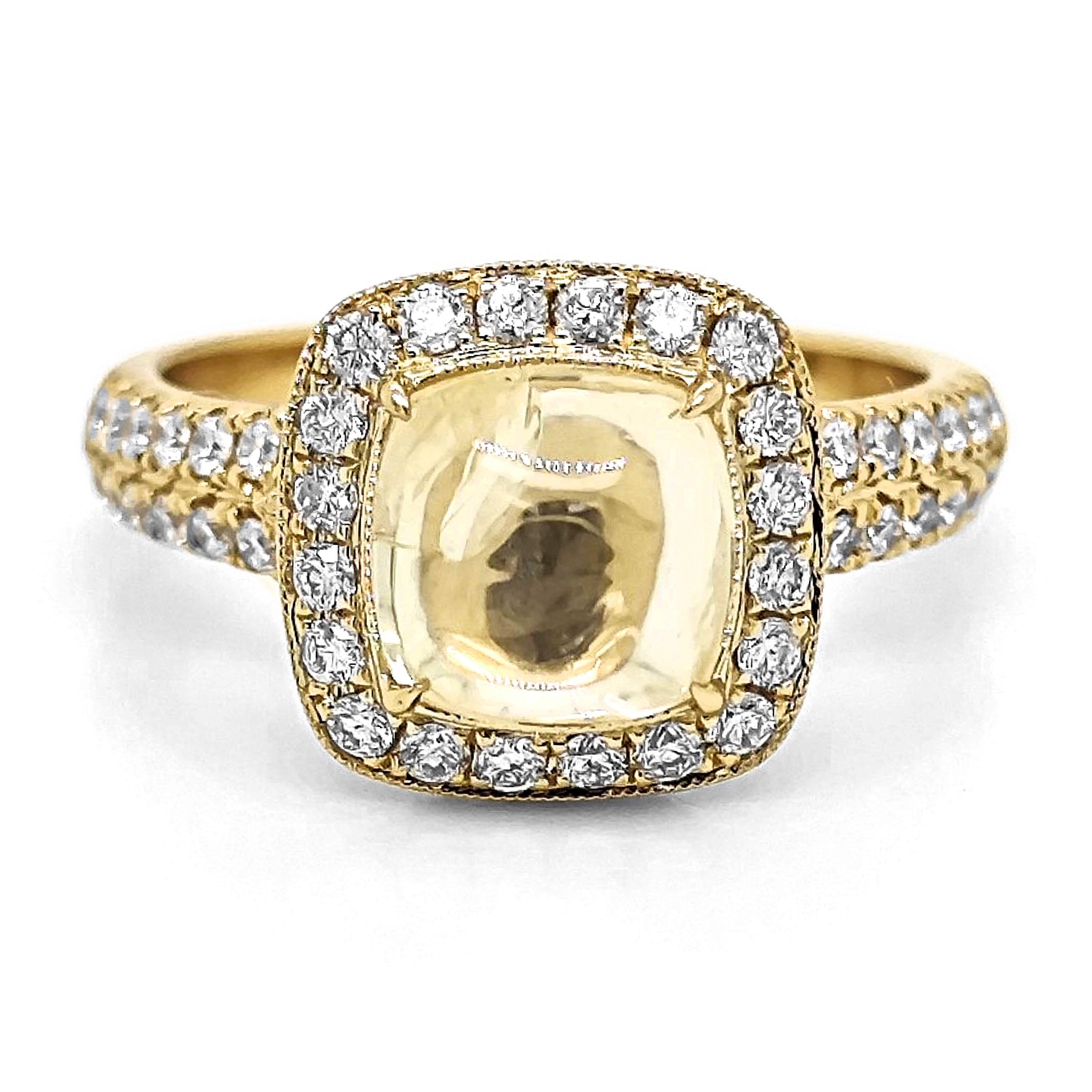 Taille cabochon « sugarloaf » Bague en or jaune certifiée GIA de 3,14 carats de saphir jaune et de diamant blanc en vente
