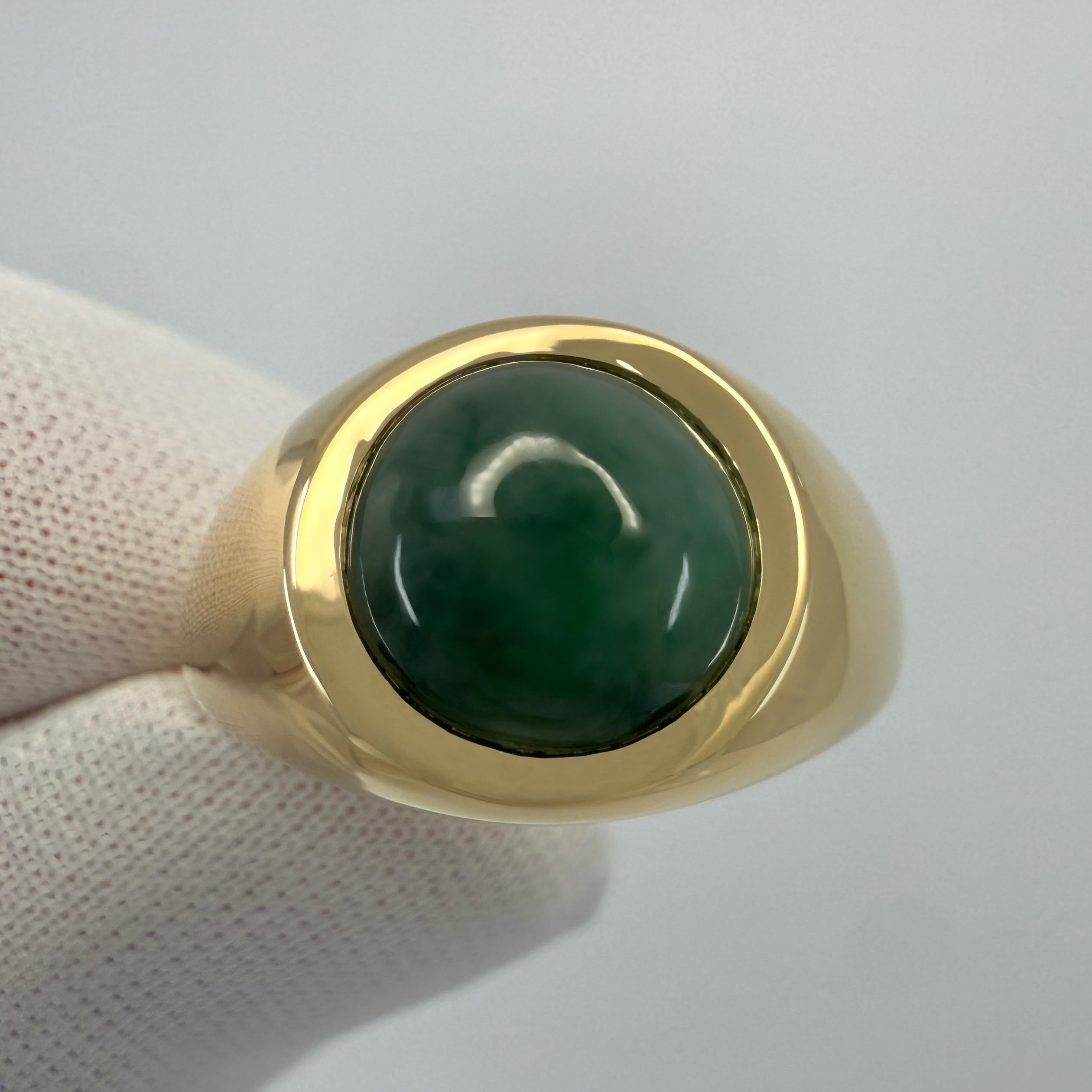da uomo o donna Anello con sigillo in oro giallo 18k certificato GIA da 3,15 ct di giadeite AGRADE verde rotonda in vendita