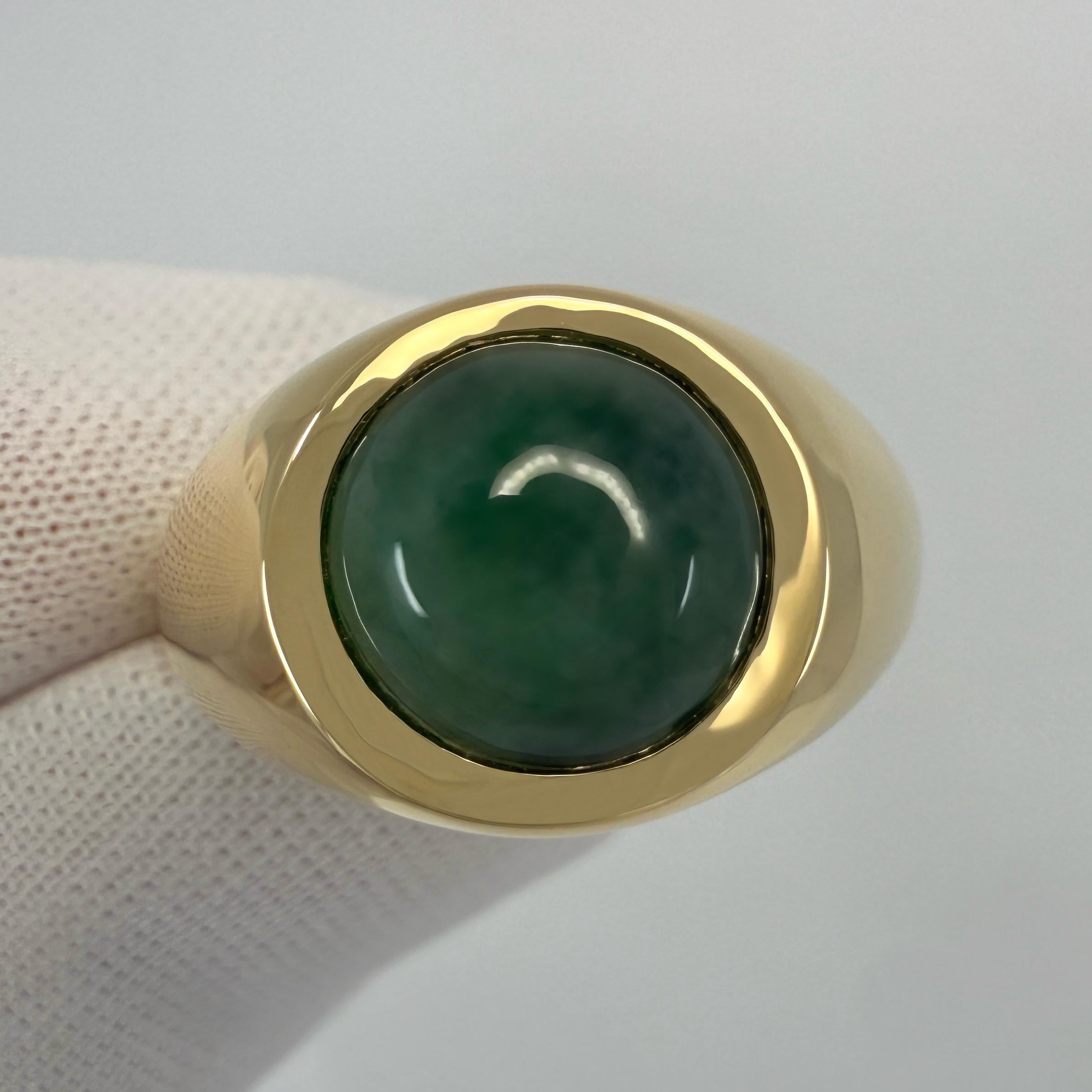 Anello con sigillo in oro giallo 18k certificato GIA da 3,15 ct di giadeite AGRADE verde rotonda in vendita 1