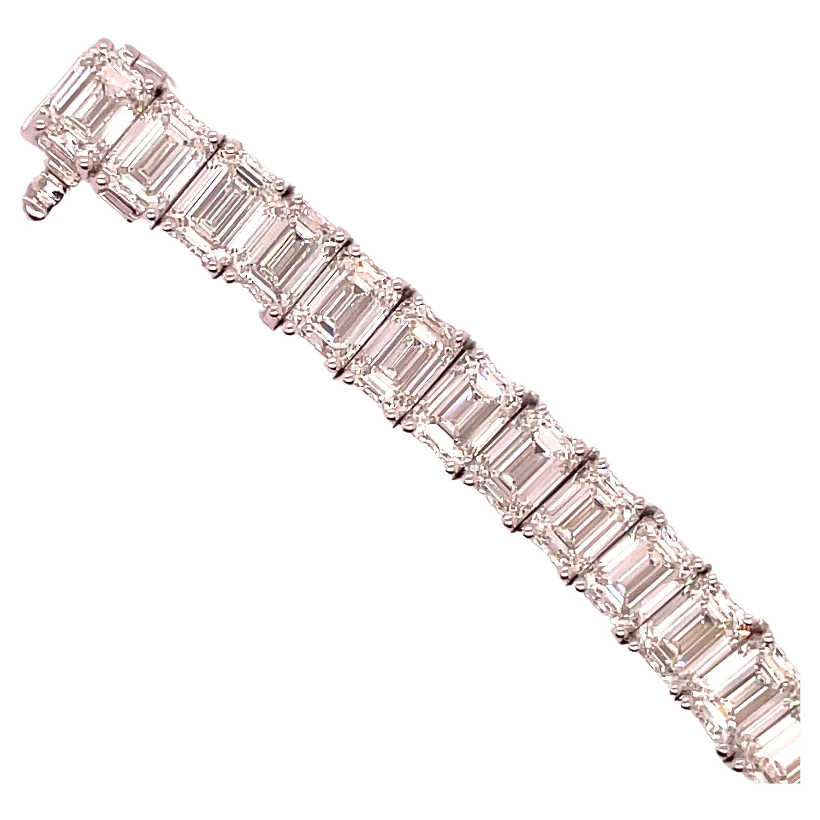 Extraordinary 31.68 Carat Emerald Cut Tennis Bracelet 

Setting:
Platinum

Stones: GIA Certified Natural Emerald Cut Diamonds
Color: G-H
Clarity: IF-VS1
Carat Total Weight: 31.68

*IF INTEREST: PLEASE ASK FOR CERTS*

•Free Worldwide Shipping
•All