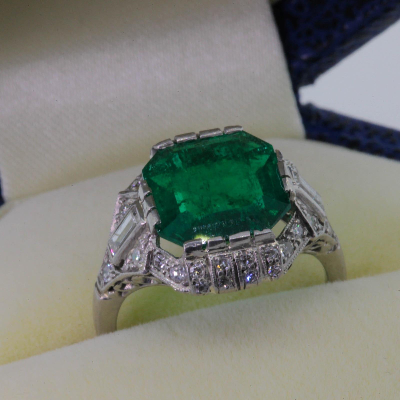 Women's GIA Certified 3.18 Carat Colombian Emerald Art Deco Ring