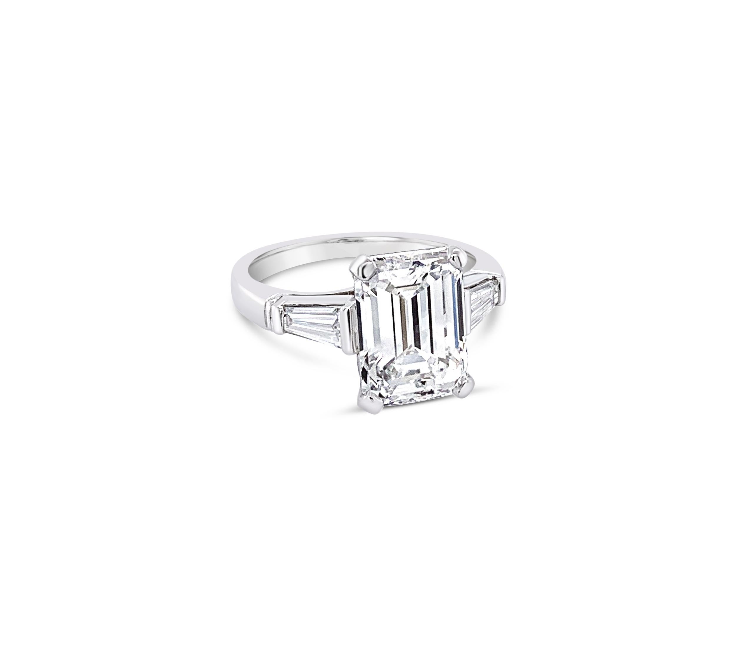 GIA Certified 3.18 Carat Emerald Cut Diamond Ring in Platinum In Excellent Condition For Sale In Palm Beach, FL