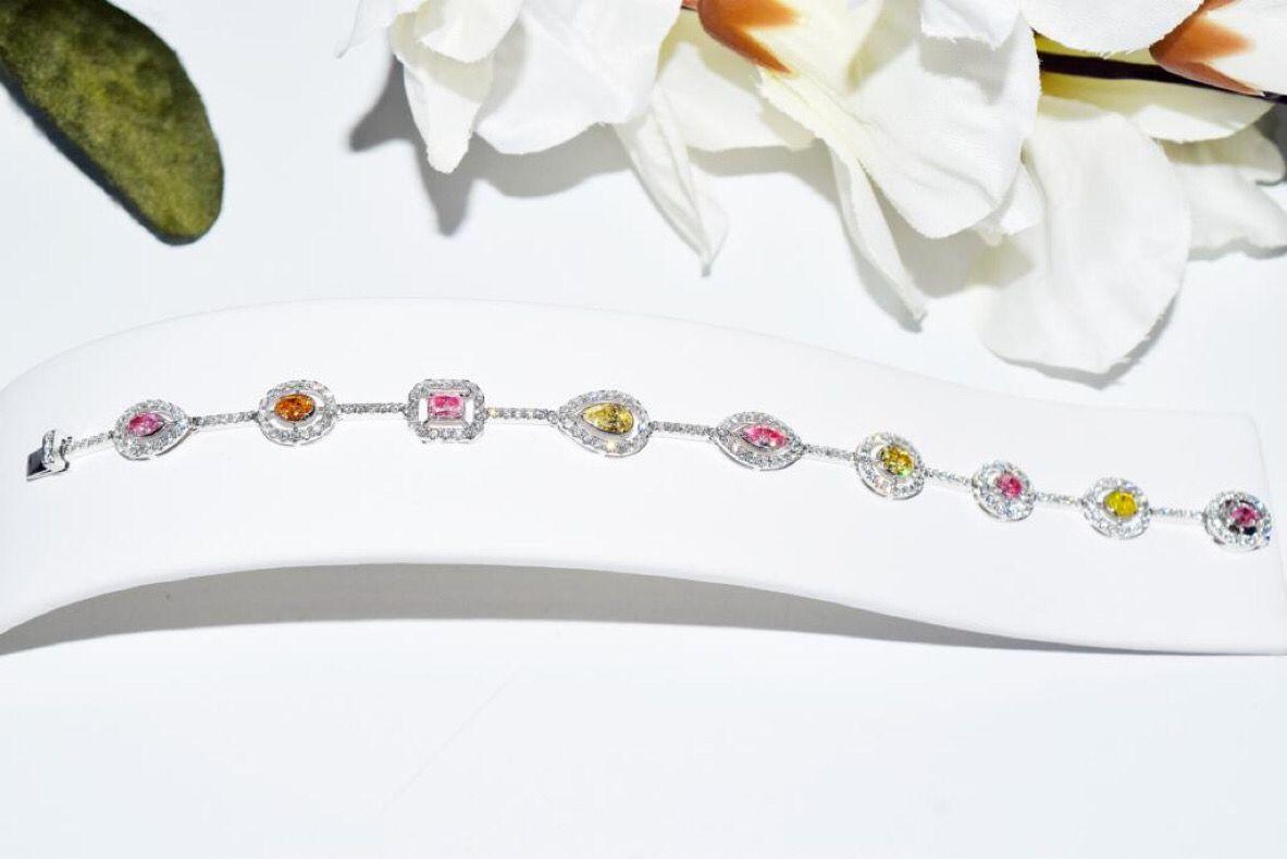 Taille poire Bracelet de diamants de couleur mixte de 3,19 carats certifiés GIA en vente