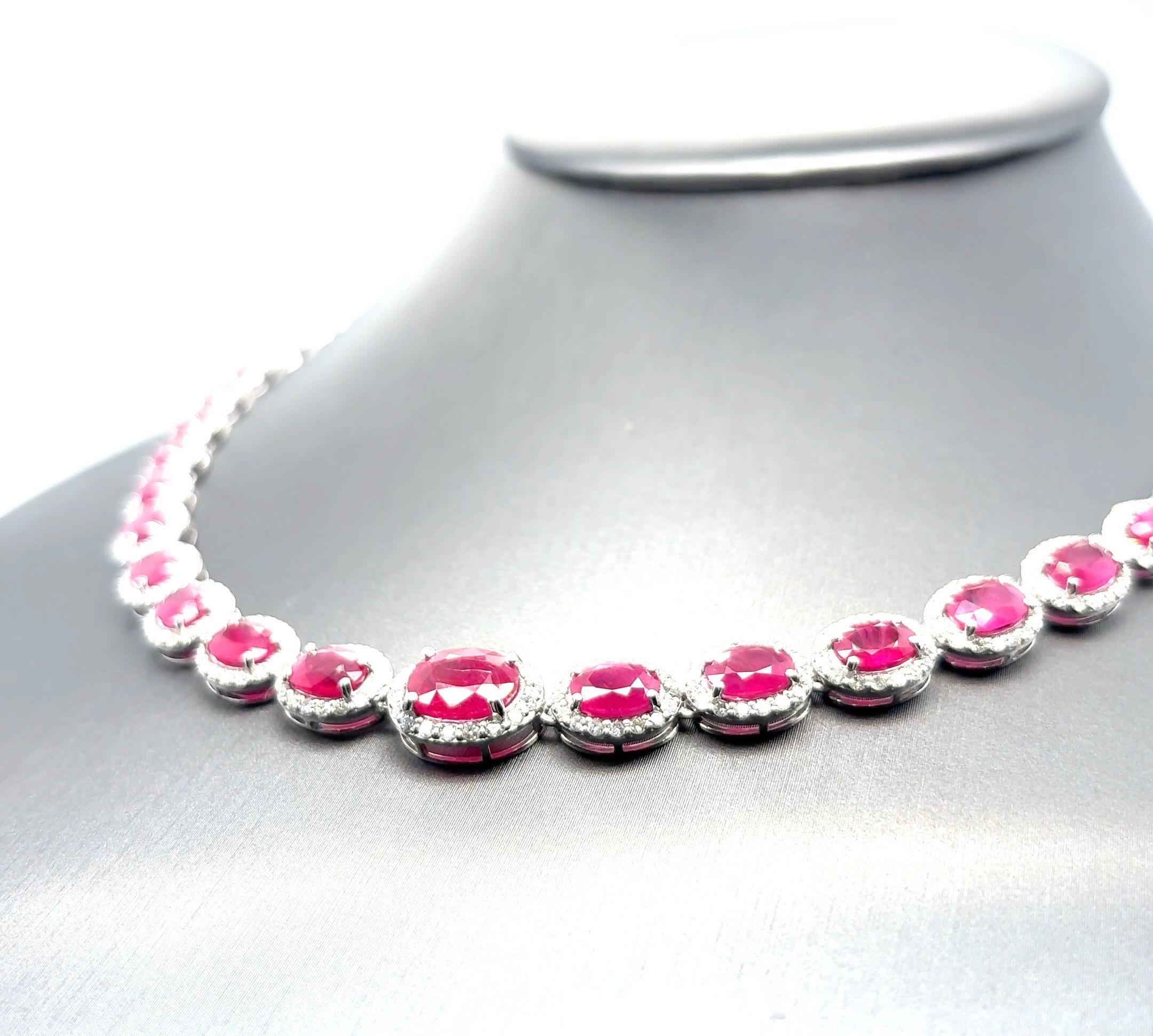 Collana in platino con diamanti e rubini birmani da 31.94 carati certificati dalla GIA in vendita 6