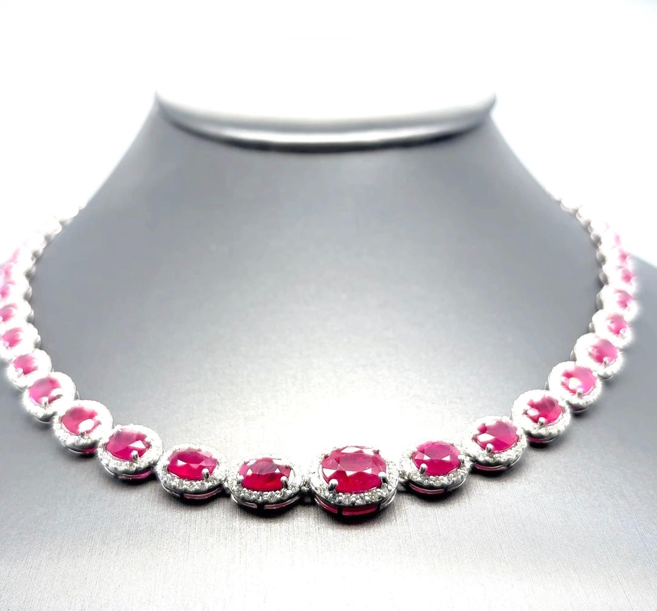 Collana in platino con diamanti e rubini birmani da 31.94 carati certificati dalla GIA in vendita 7