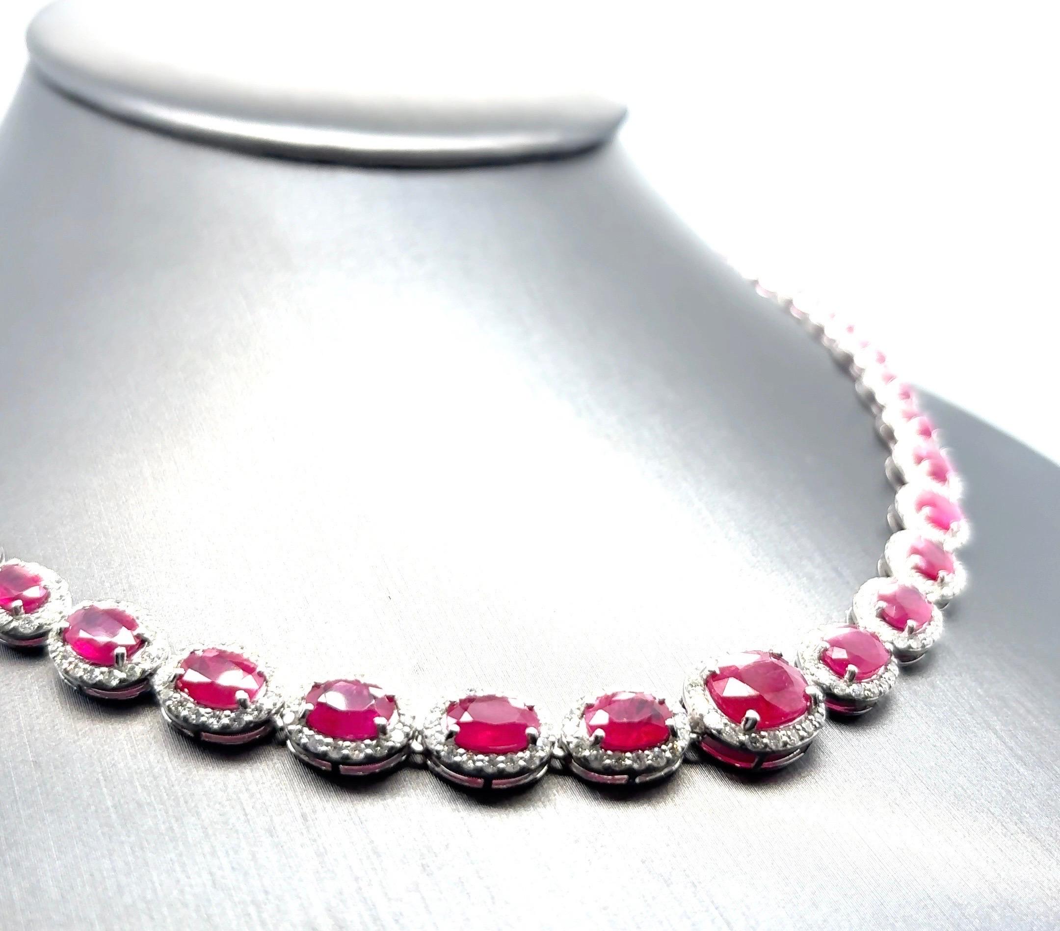 Collana in platino con diamanti e rubini birmani da 31.94 carati certificati dalla GIA in vendita 8