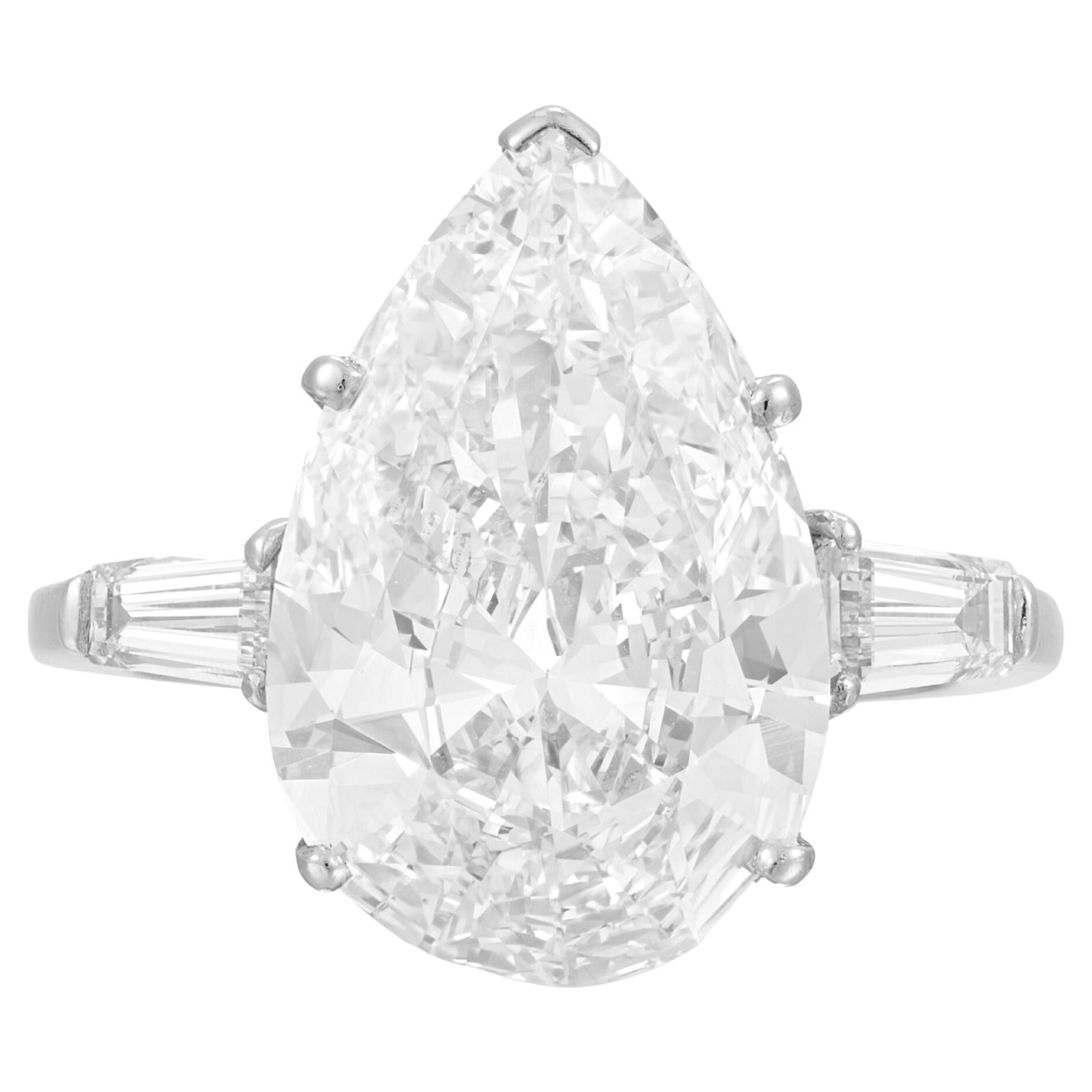 Certifié GIA, 3.20 ct. Bague en platine avec diamant poire