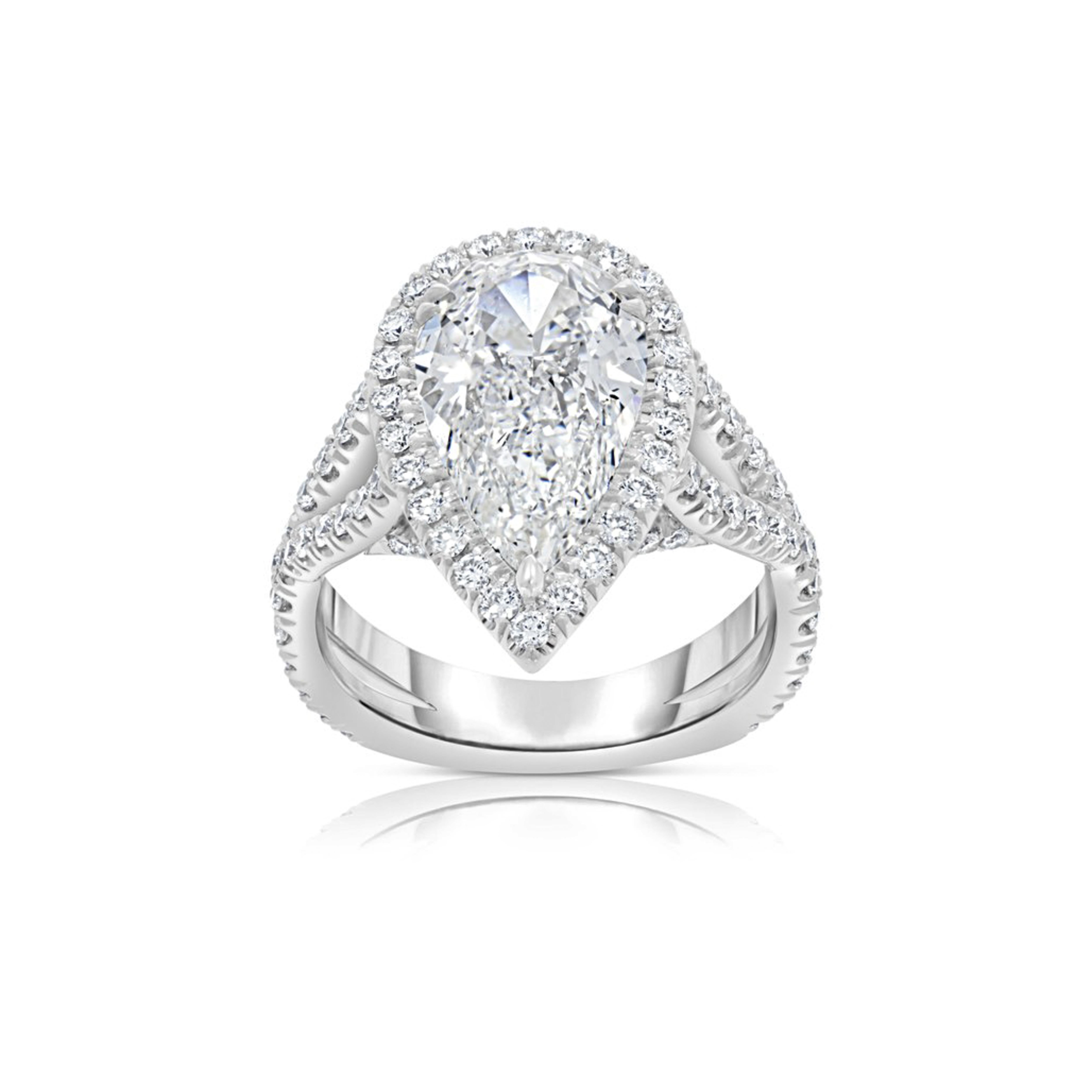 Modern GIA Certified 3.21 Carat Pear shaped Diamond Platinum Engagement Ring