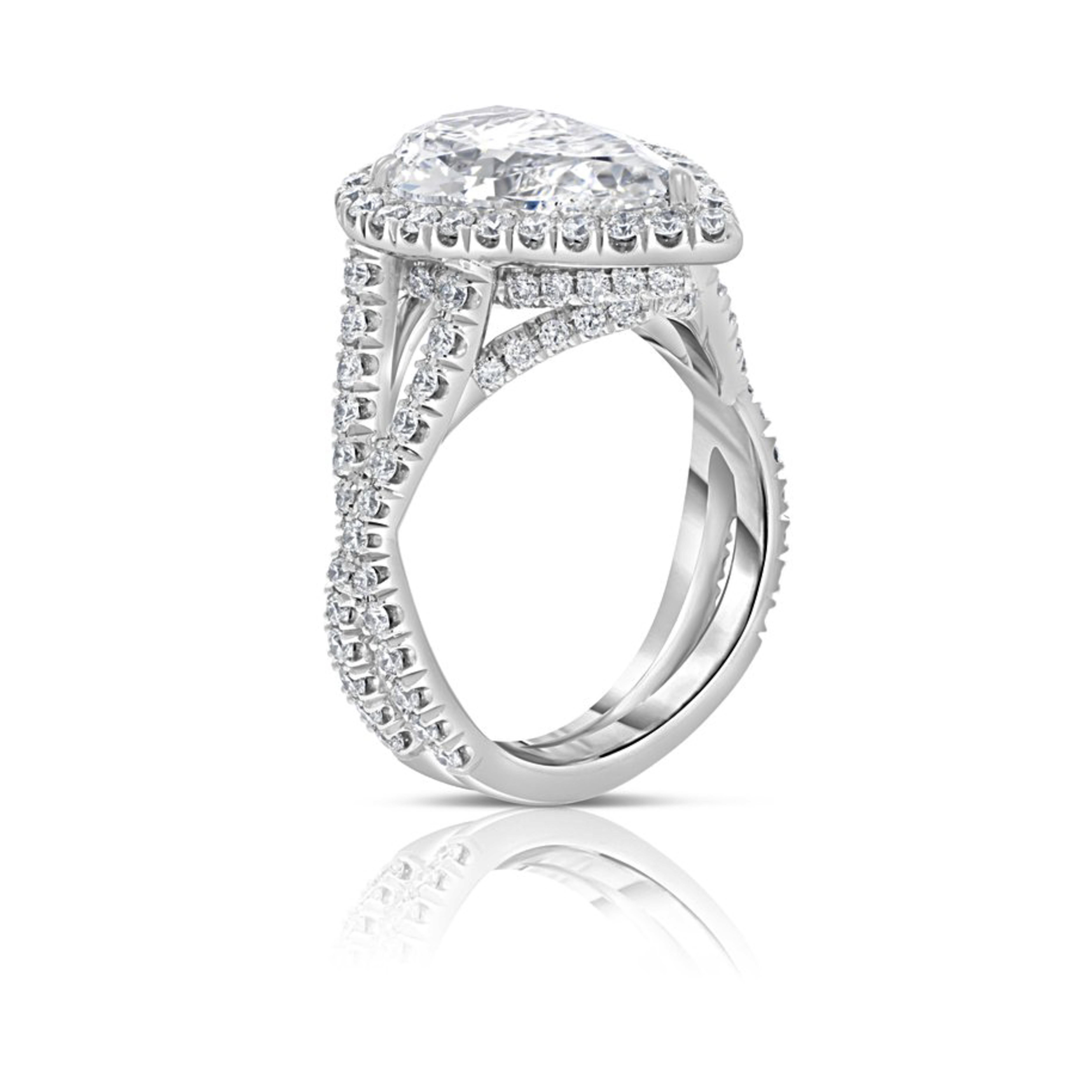Pear Cut GIA Certified 3.21 Carat Pear shaped Diamond Platinum Engagement Ring