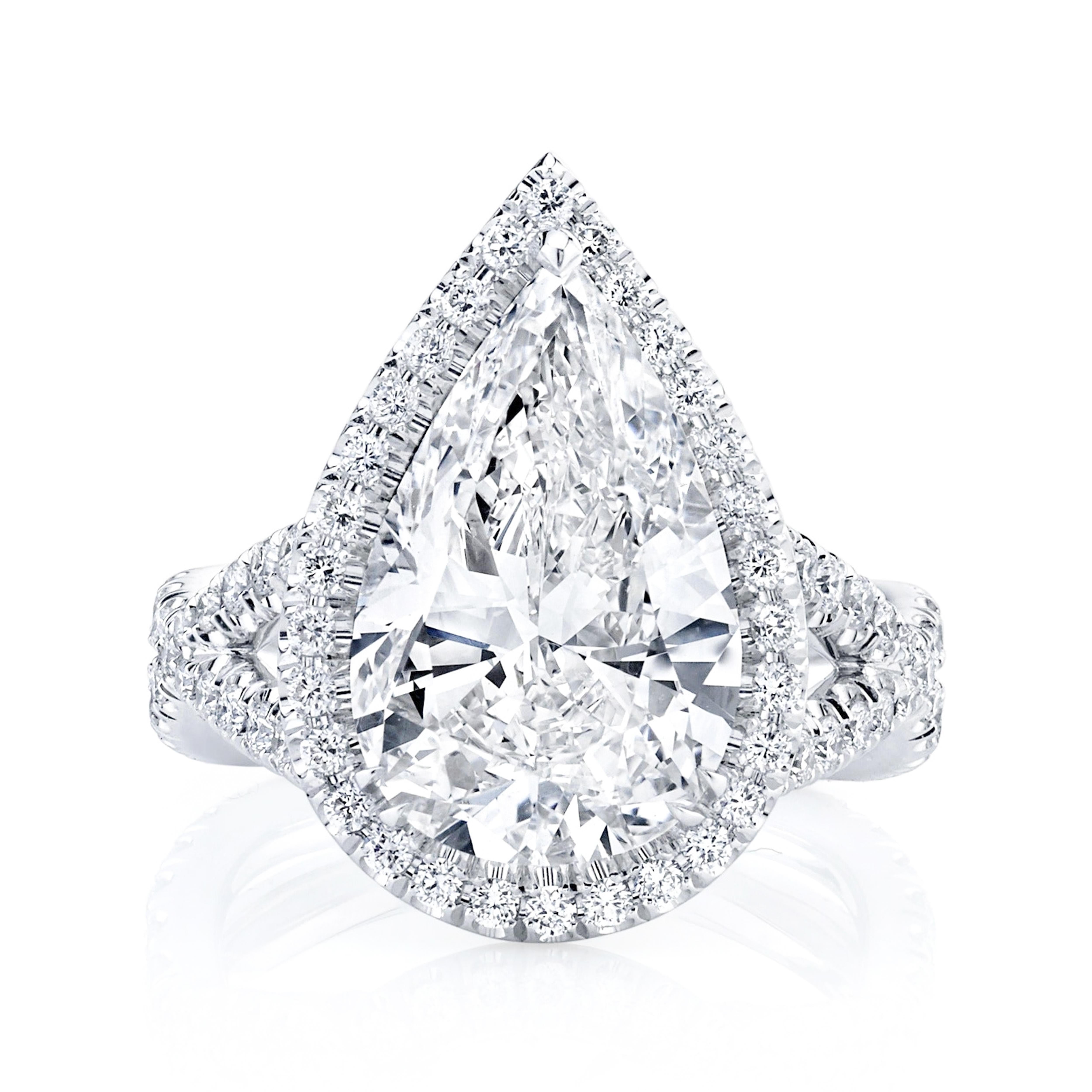 GIA Certified 3.21 Carat Pear shaped Diamond Platinum Engagement Ring In New Condition In Greenwich, CT