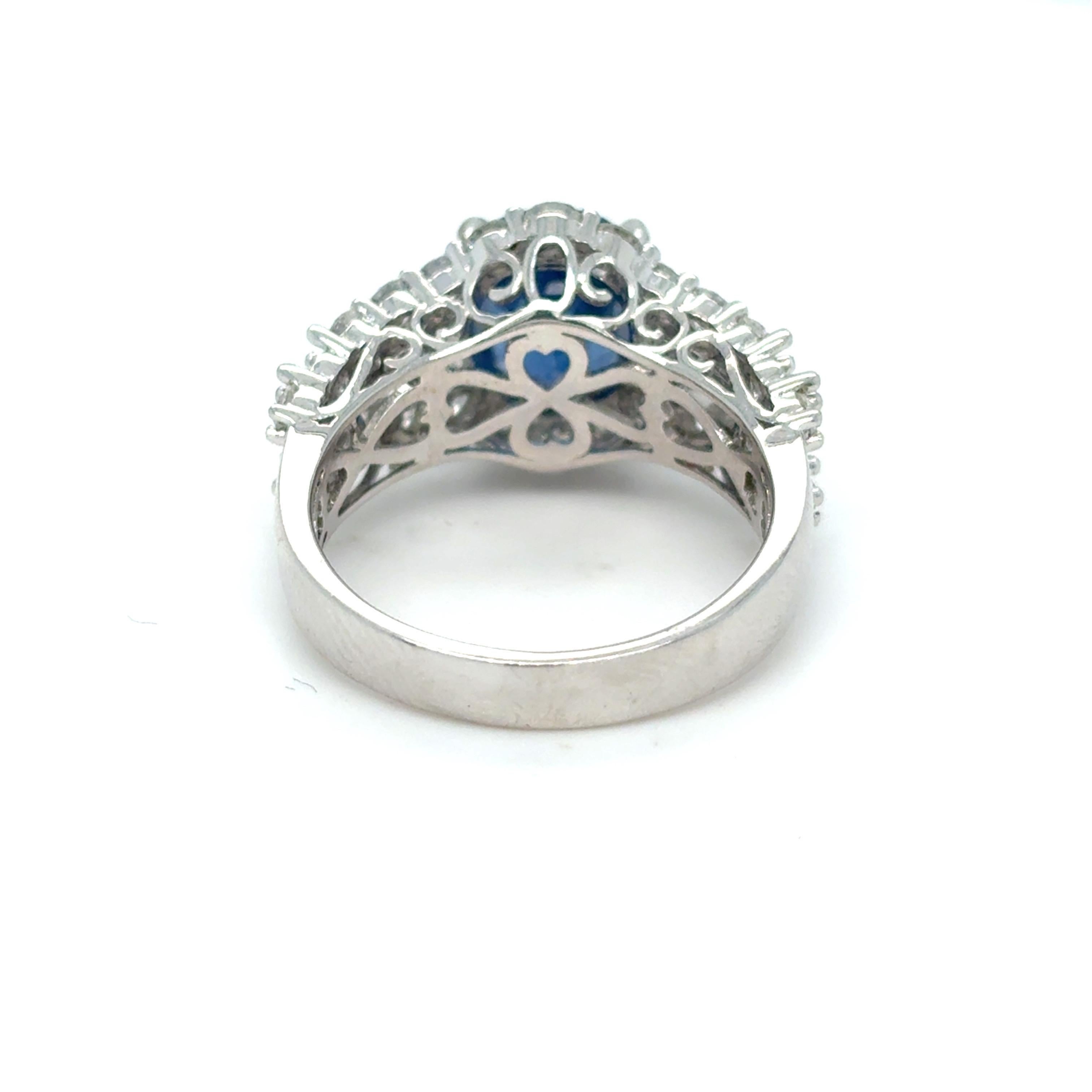 GIA Certified 3.22 Carat Oval Cut Ceylon Sapphire Diamond Engagement Ring For Sale 4
