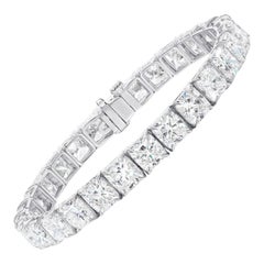 Bracciale da tennis con diamanti taglio cuscino certificato GIA da 32.20 carati