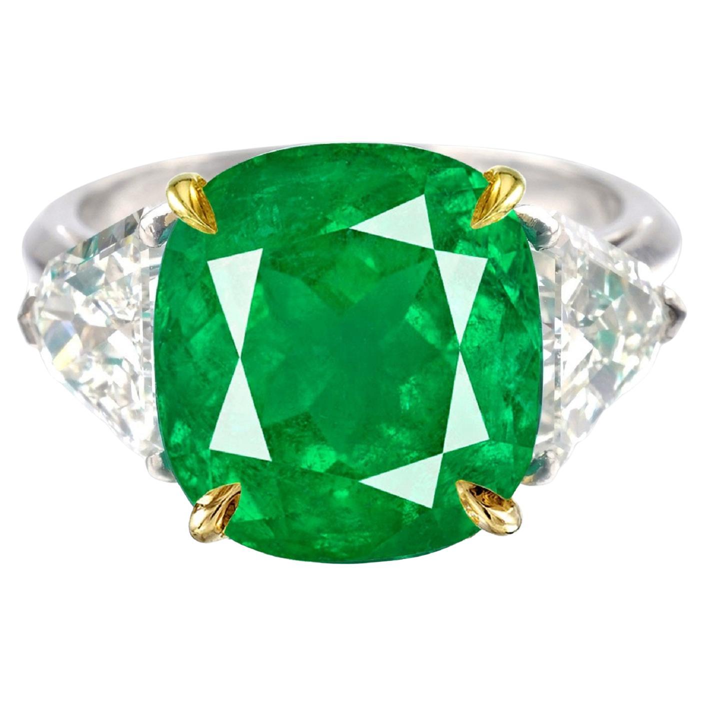 COLOMBIAN GIA Certified 3.25 Carat Cushion Green Emerald Trillion Diamond Ring For Sale
