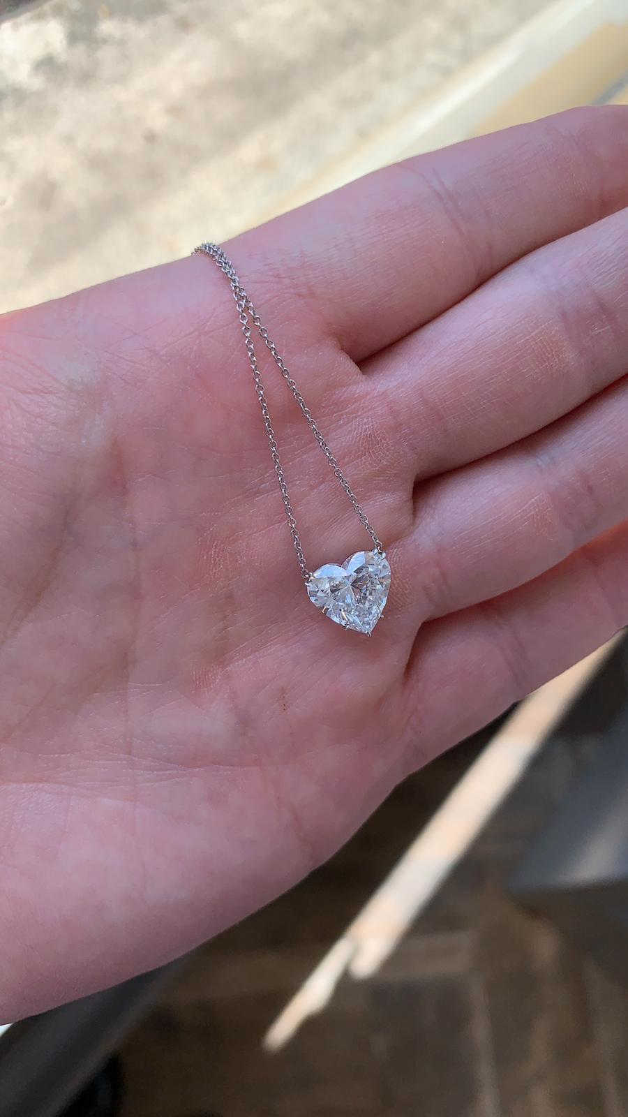 Exquisite diamond heart shape pendant necklace.
This dazzling heart shape diamond weighing 3.25 carat is graded by the GIA F in color VS1 clarity. This diamond Is special and unique for being perfectly cut with an exceptional flow of translucency