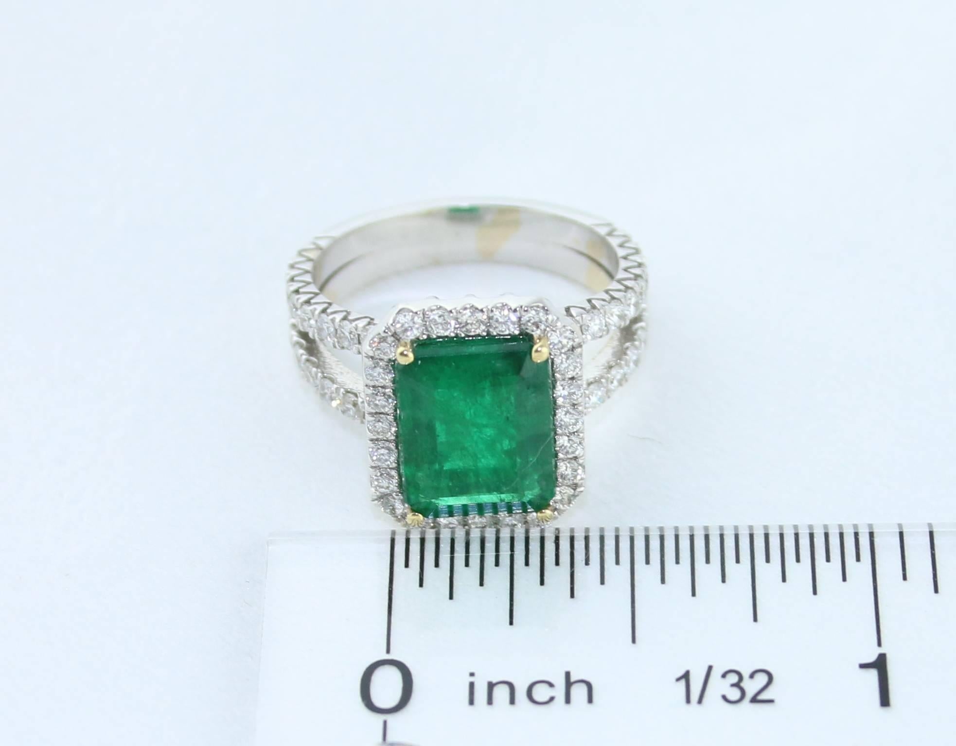 Women's GIA Certified 3.27 Carat Emerald and Diamond Gold Ring