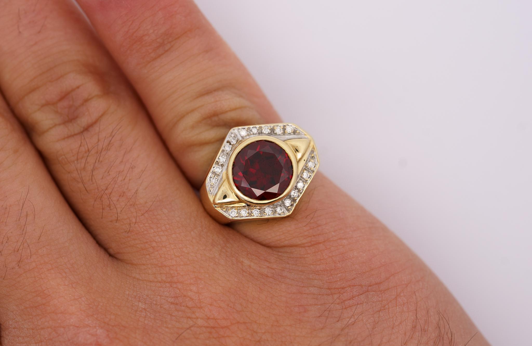 GIA Certified 3.3 Carat Garnet Bezel Set With Diamonds In 14k Gold Men's Ring In New Condition For Sale In Miami, FL