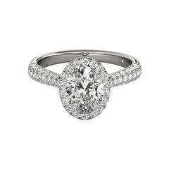 Halo ovalado de 3,30 quilates certificado por el GIA Multi-Row  Anillo de diamantes