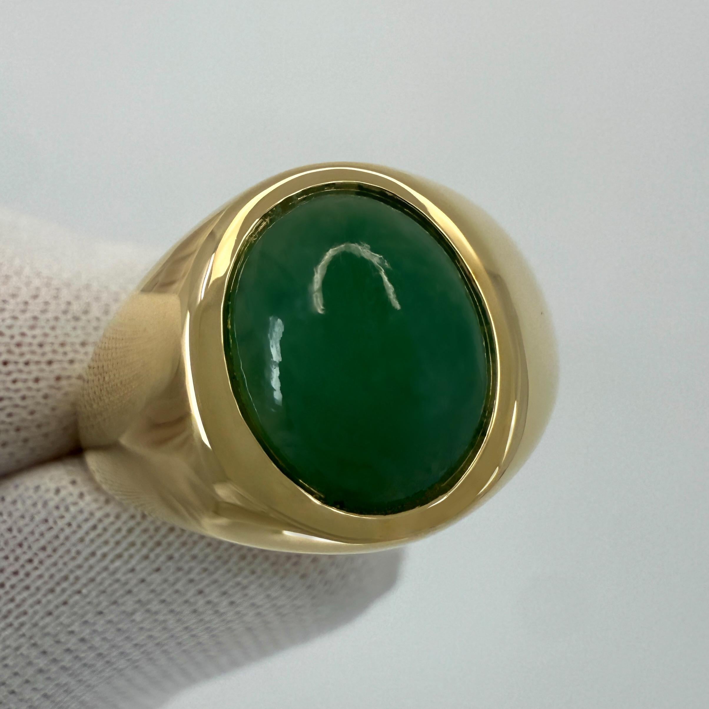 Anello con sigillo in oro giallo 18k certificato GIA 3,30ct giadeite di grado A verde ovale In condizioni Nuovo in vendita a Birmingham, GB