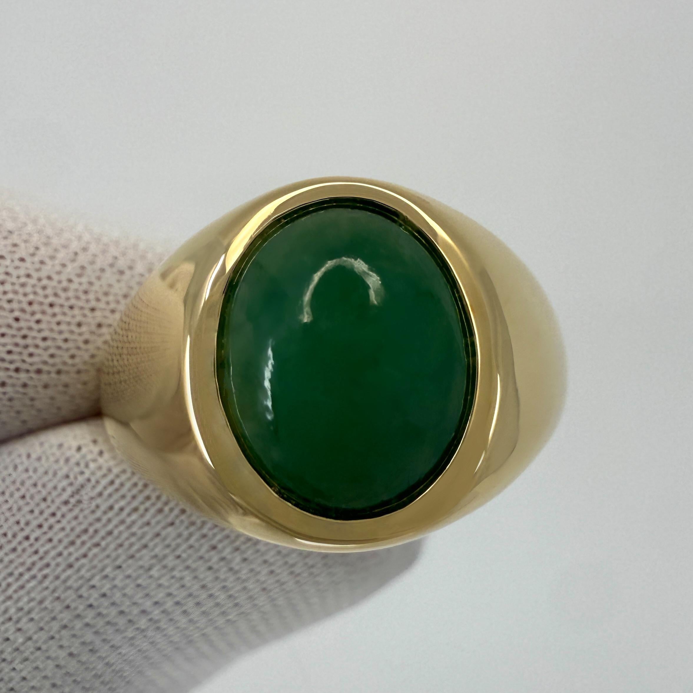 Anello con sigillo in oro giallo 18k certificato GIA 3,30ct giadeite di grado A verde ovale in vendita 1