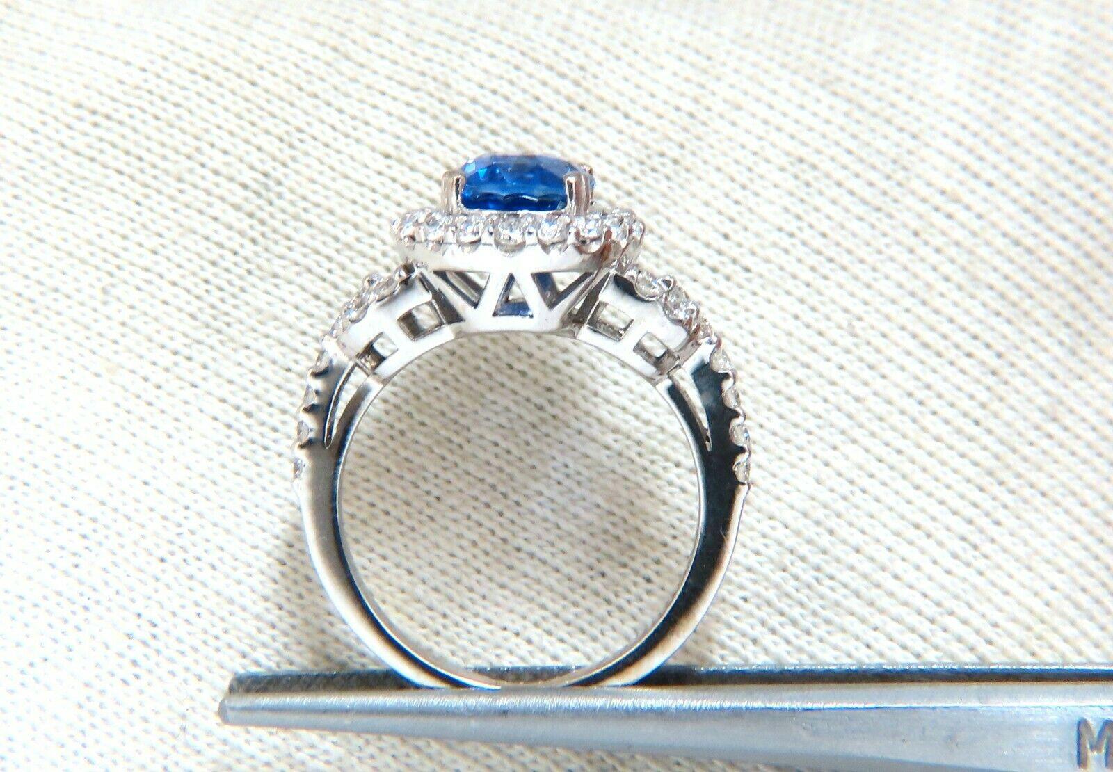 GIA Certified 3.30 Carat Natural No Heat Sapphire Diamond Ring Unheated 14 Karat For Sale 2