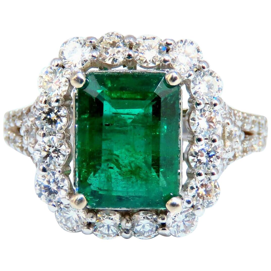 GIA Certified 3.31 Carat Natural Emerald Diamonds Ring 14 Karat 'F1' For Sale