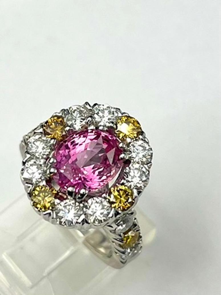 GIA Certified 3.31Ct Oval Natural Pink-Orange Sapphire In New Condition For Sale In San Diego, CA