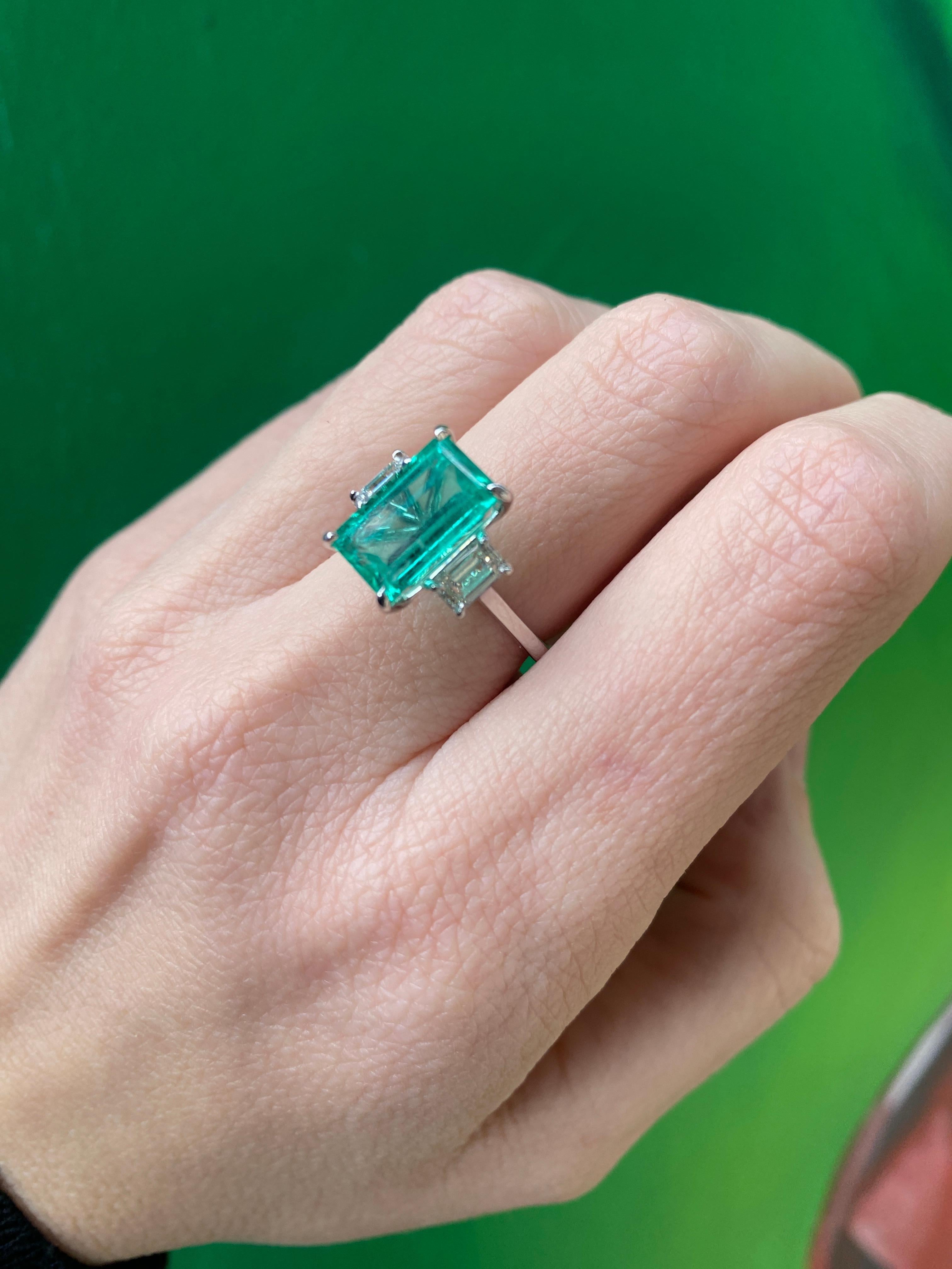 GIA Certified 3.32 Carat Octagonal Step Cut Colombian Emerald & Diamond Ring  For Sale 10