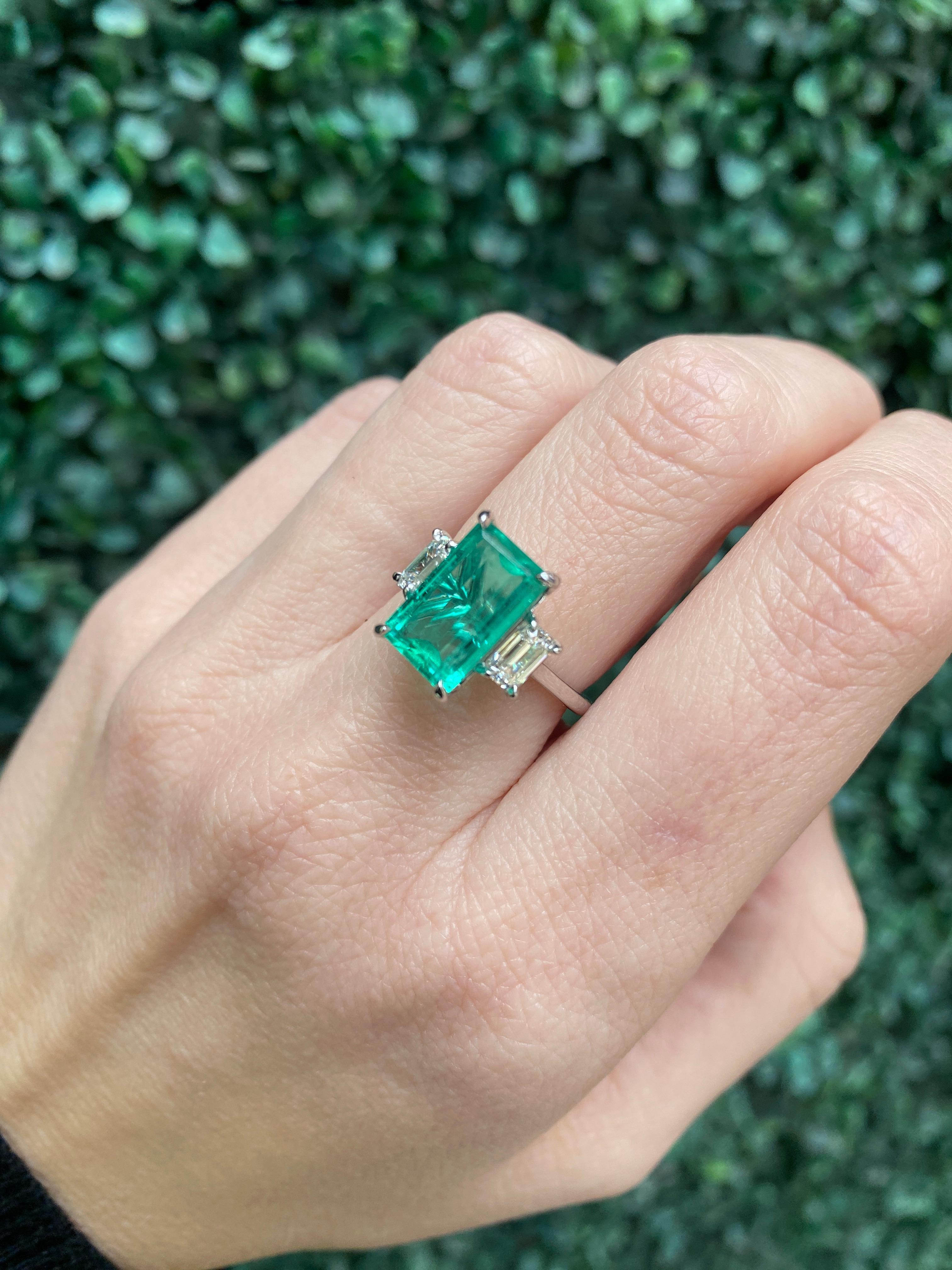 GIA Certified 3.32 Carat Octagonal Step Cut Colombian Emerald & Diamond Ring  For Sale 13