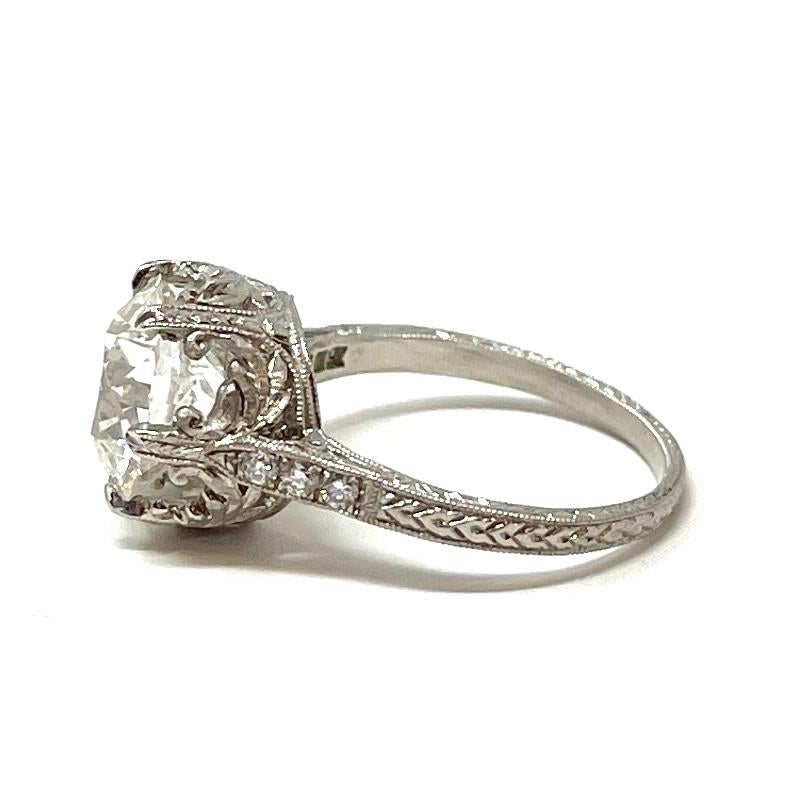 Ein außergewöhnlicher alter Diamant mit europäischem Schliff aus einer antiken Brosche von Tiffany and Co., neu gefasst in einer Platin- und Diamantfassung im edwardianischen Stil. Zusammen mit dem GIA-Bericht Nummer 5234078022 mit der Angabe der